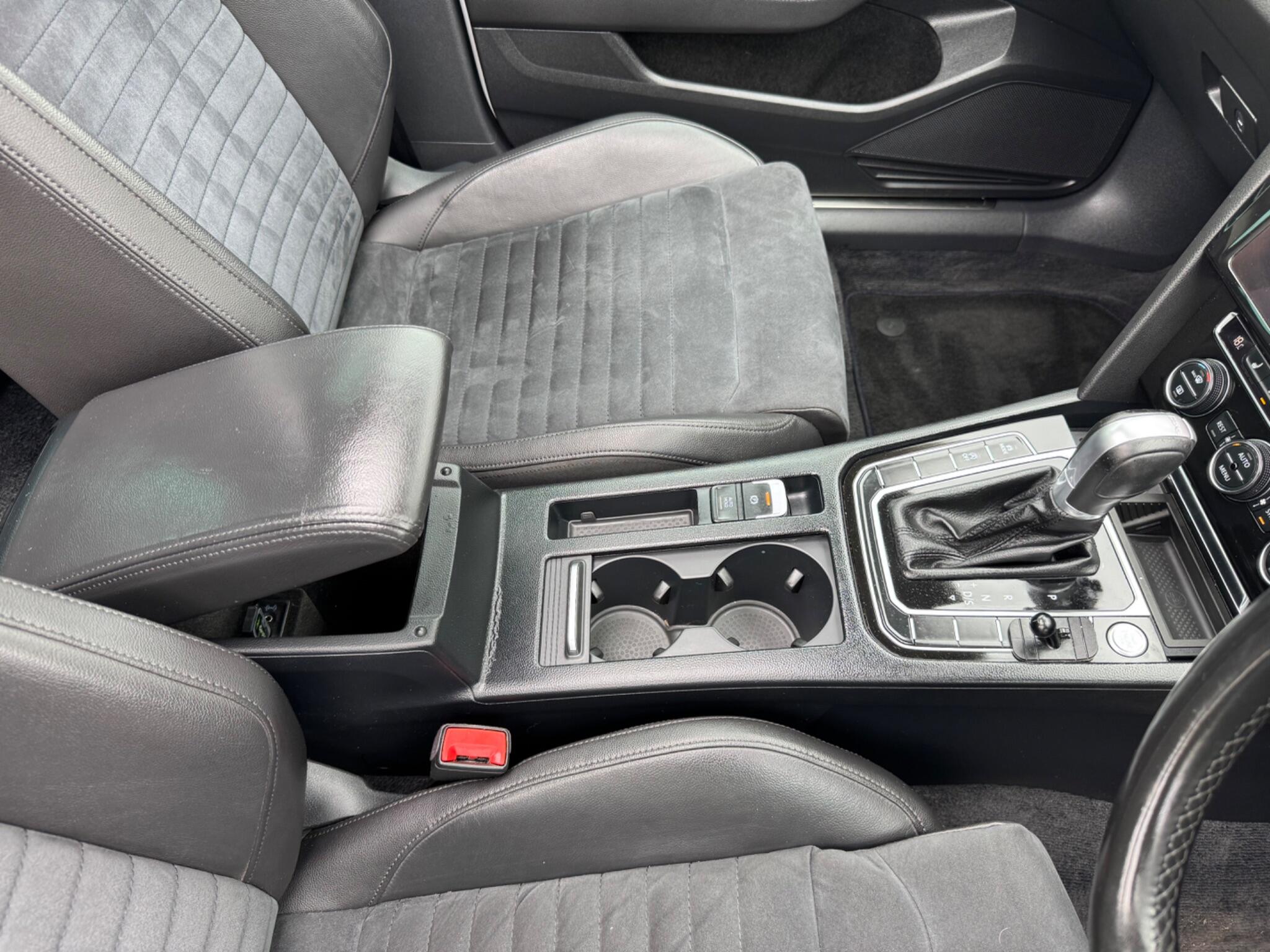 Volkswagen Passat view 56