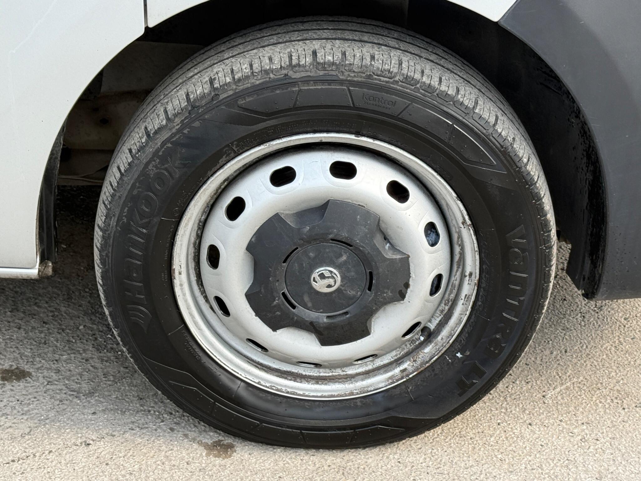 Vauxhall Vivaro - Image 31