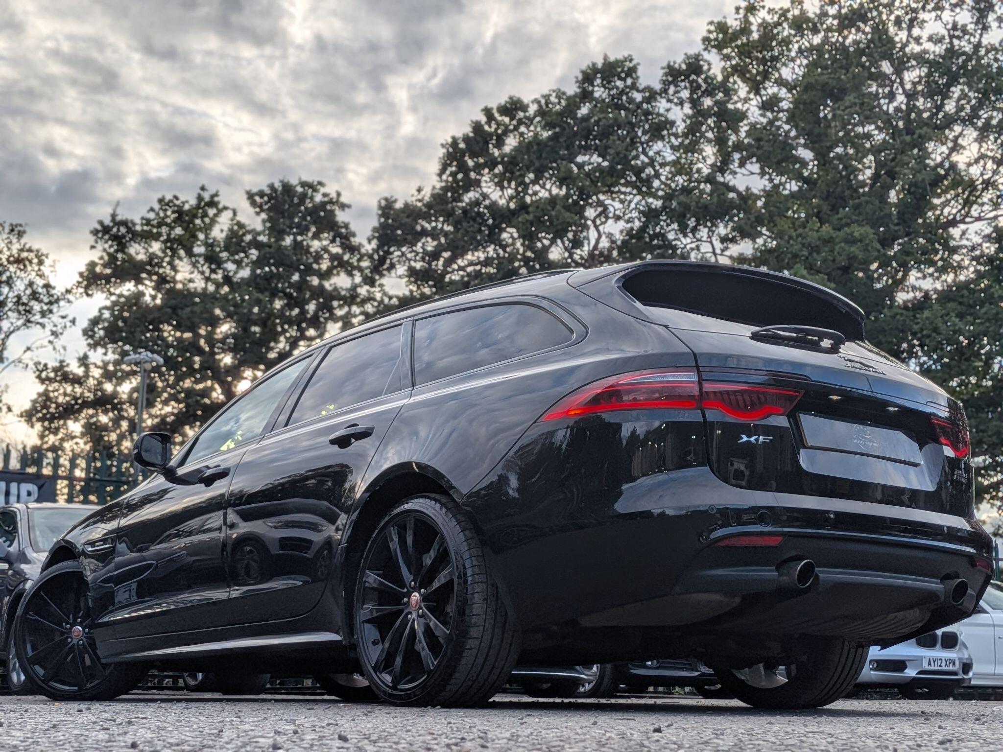 Jaguar XF view 9
