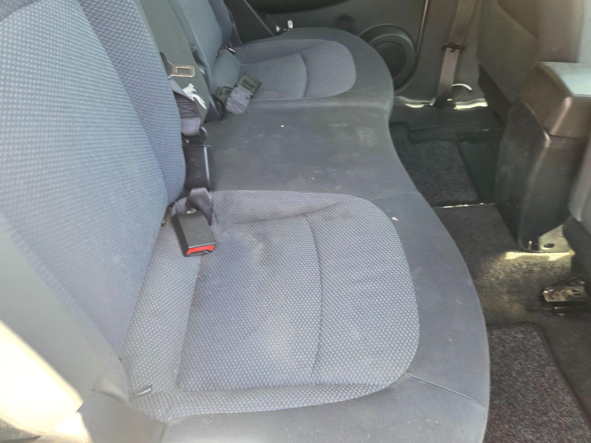 Nissan Qashqai+2 view 11