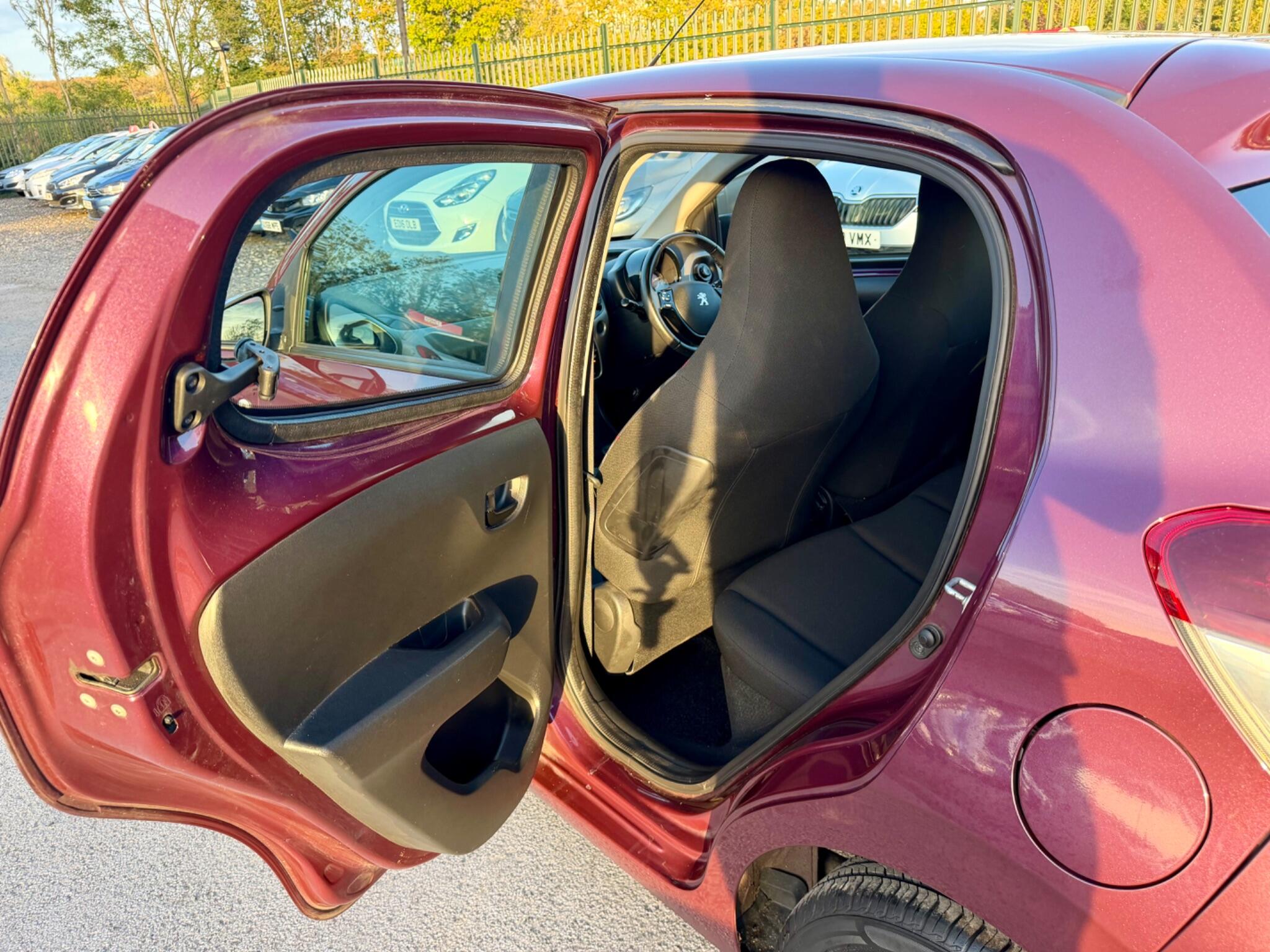Peugeot 108 view 38