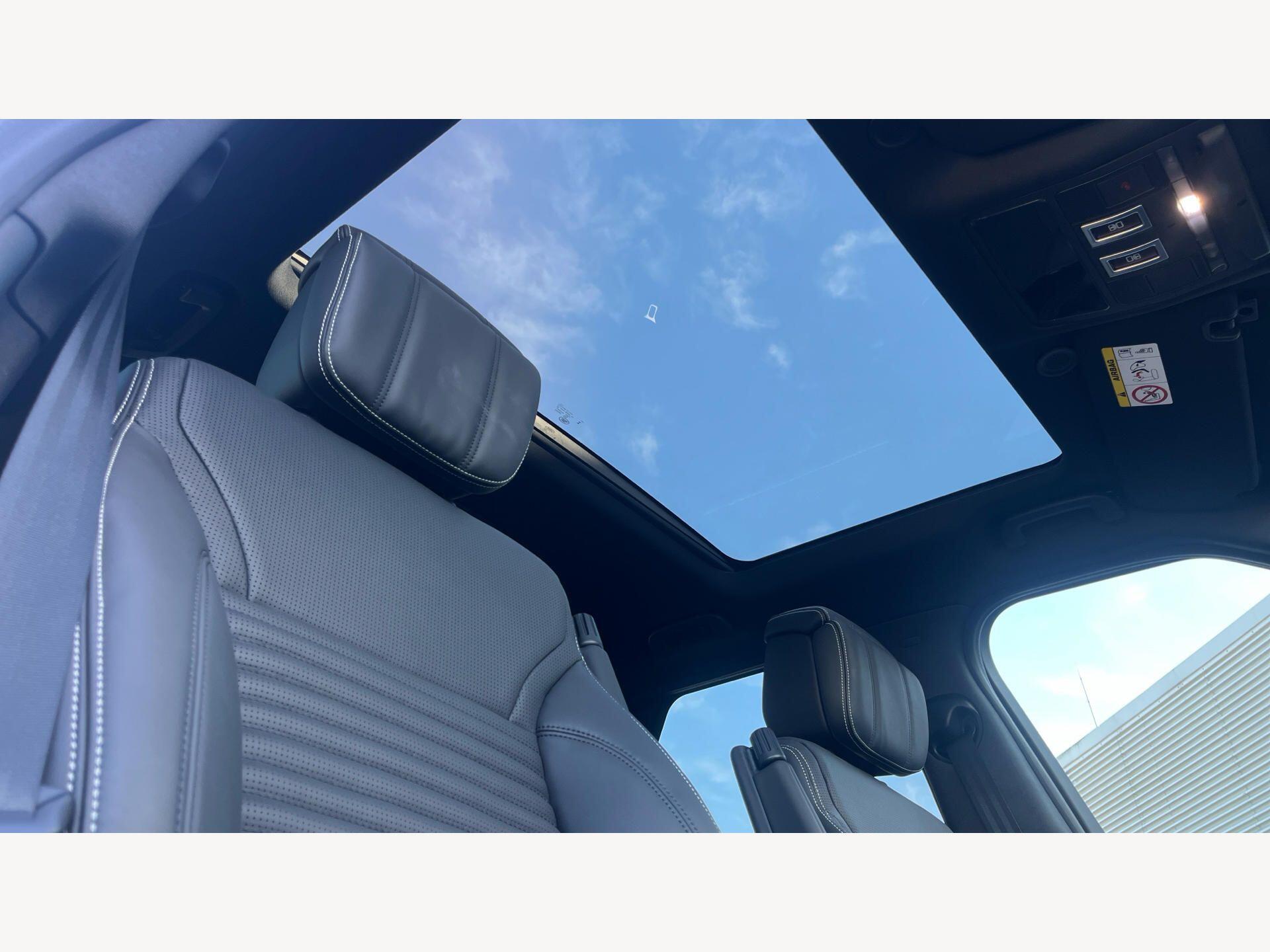 Land Rover Discovery view 24