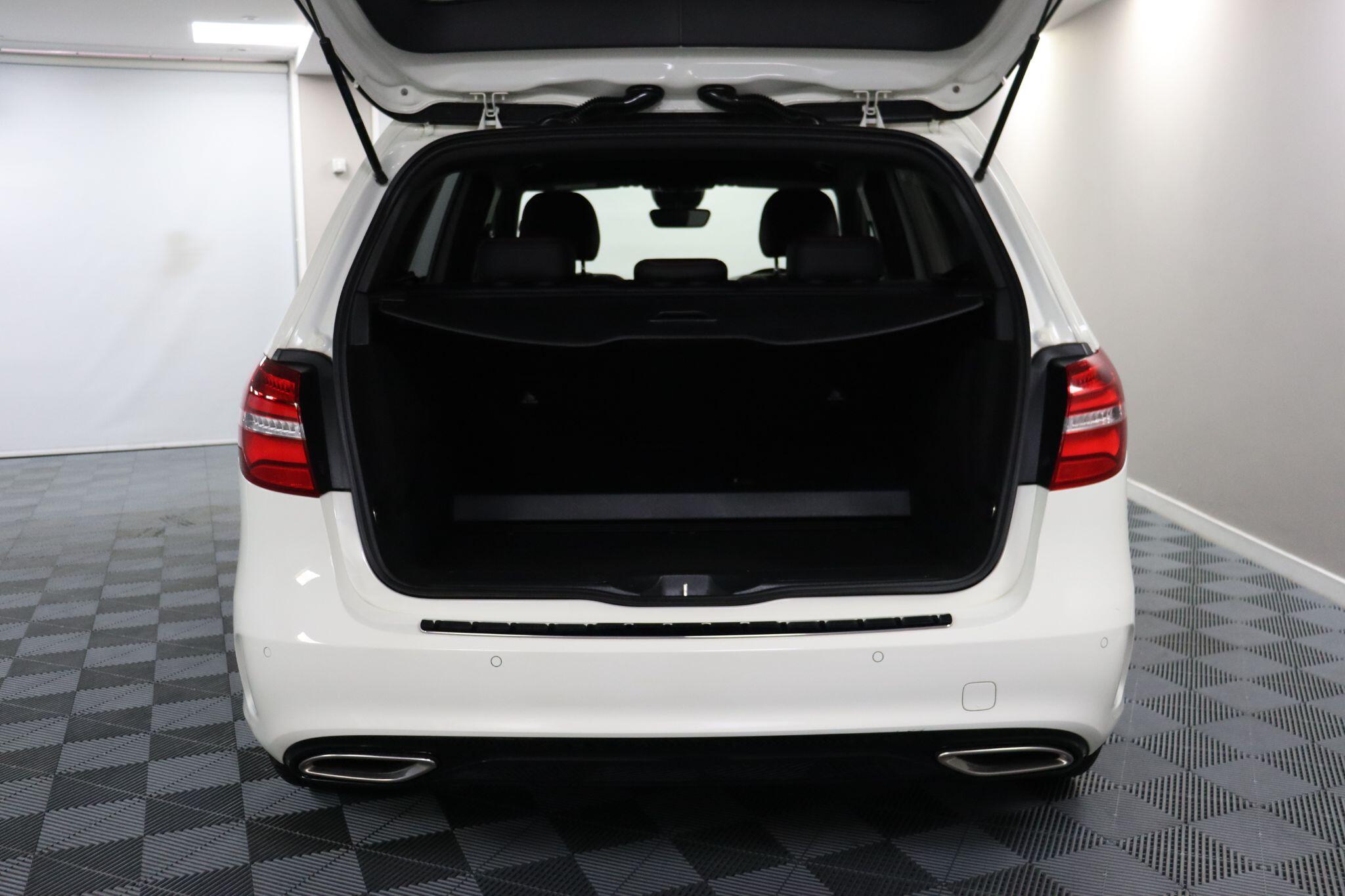 Mercedes-Benz B Class view 26