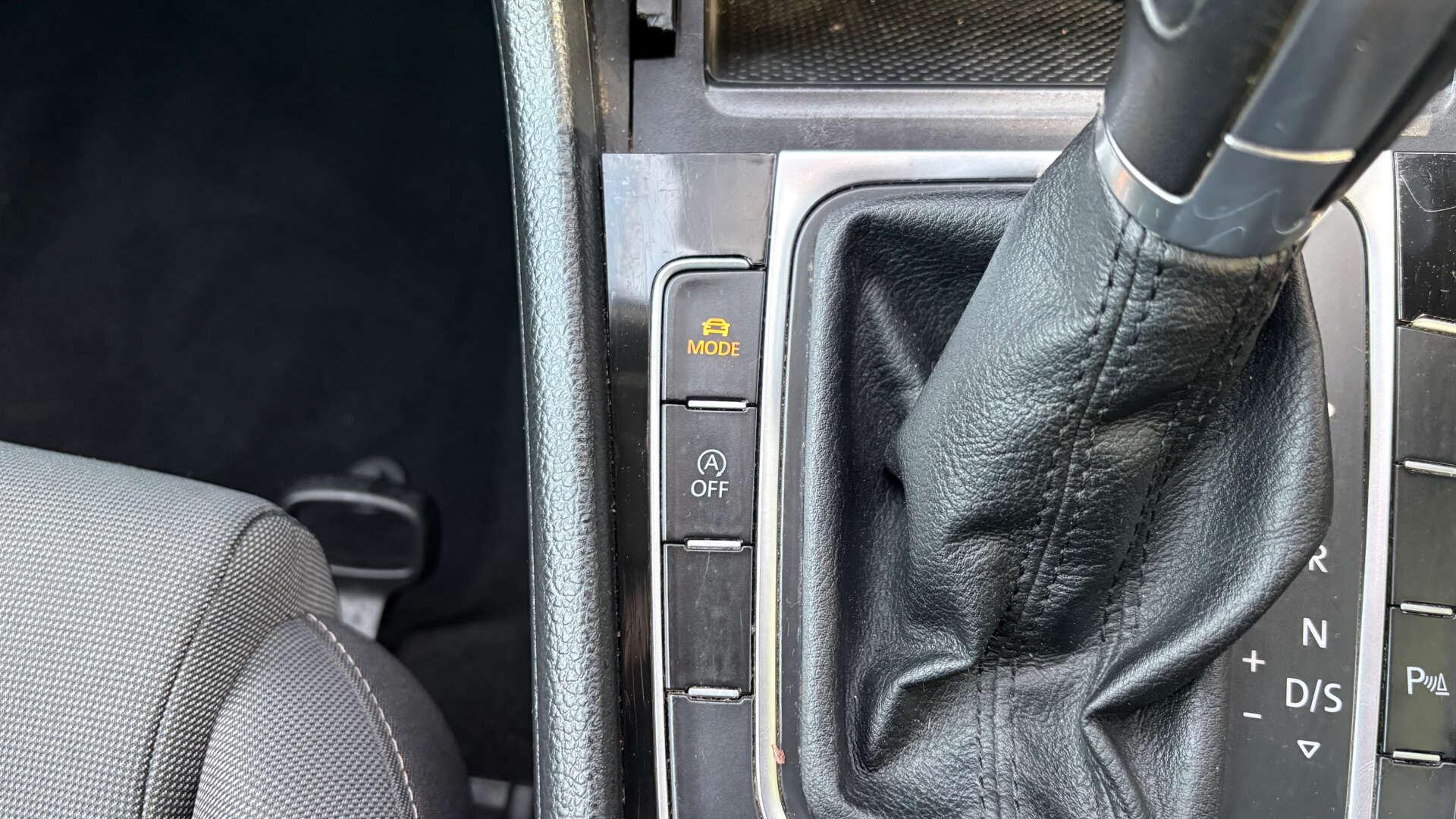 Volkswagen Golf view 34