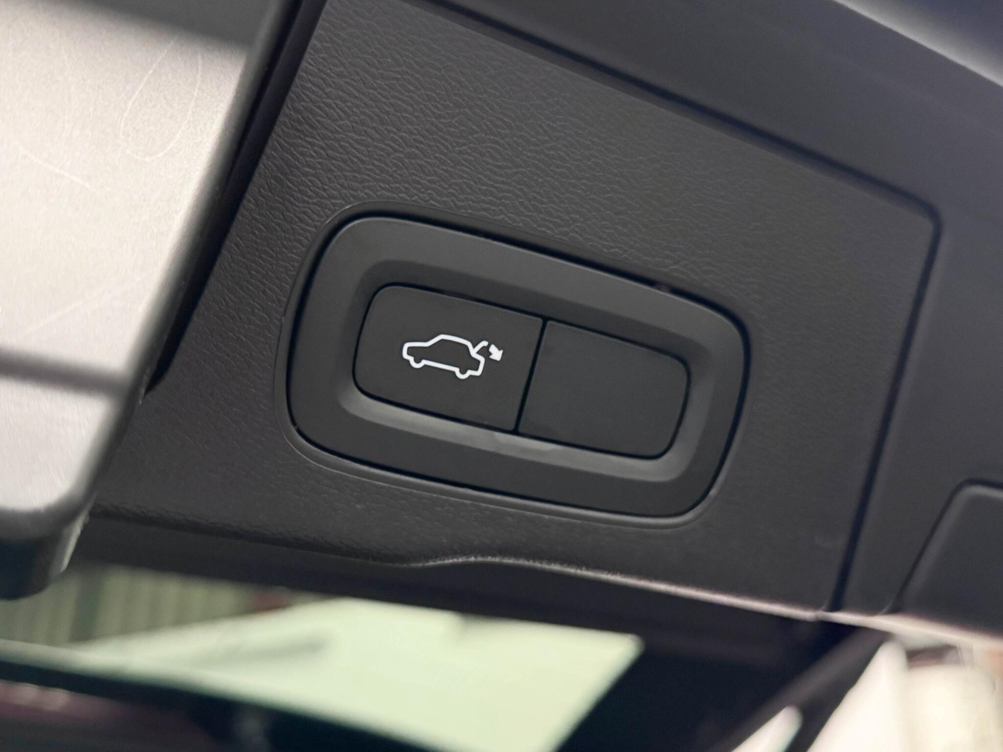 Volvo XC60 view 8