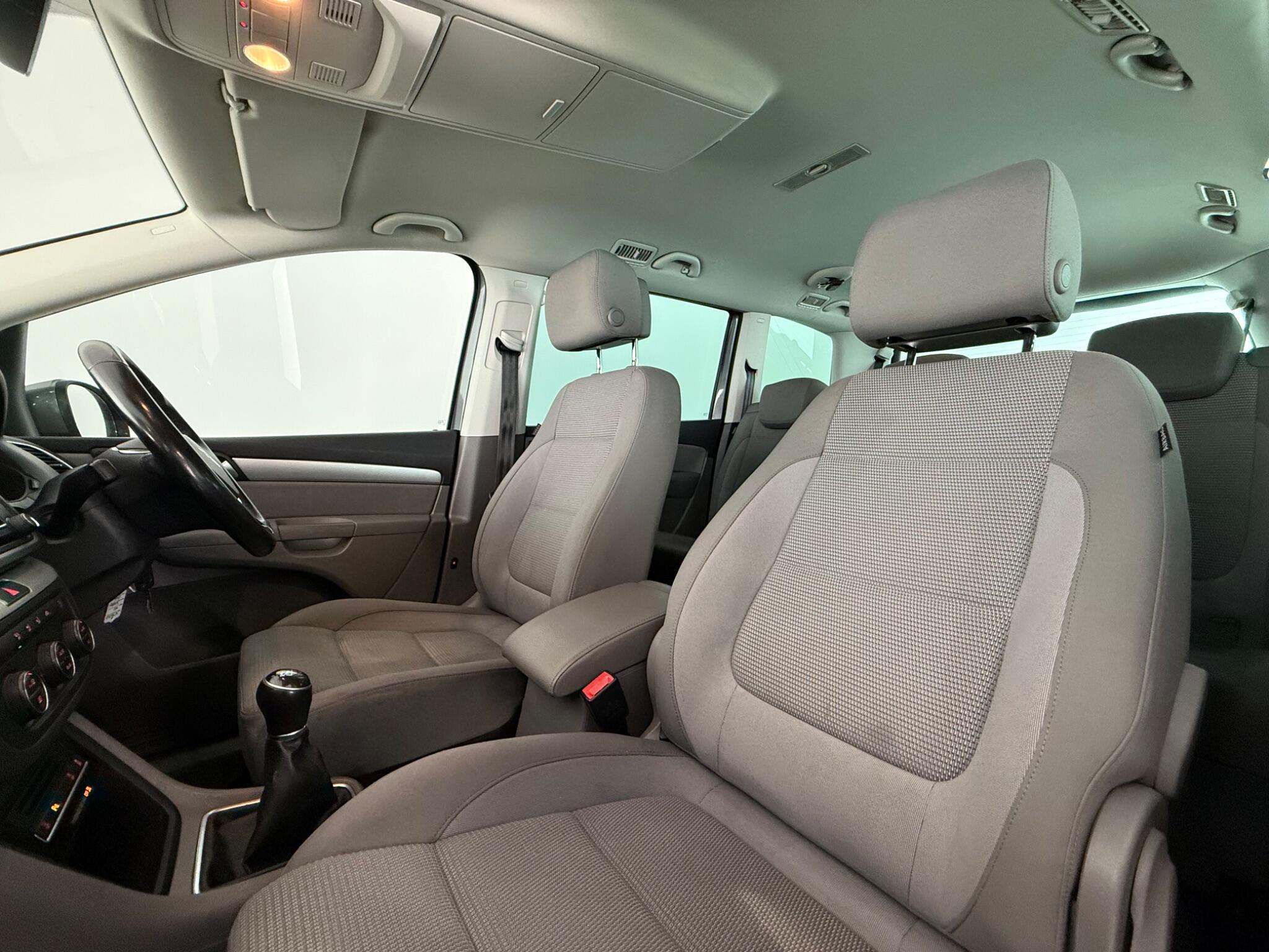 Volkswagen Sharan view 28