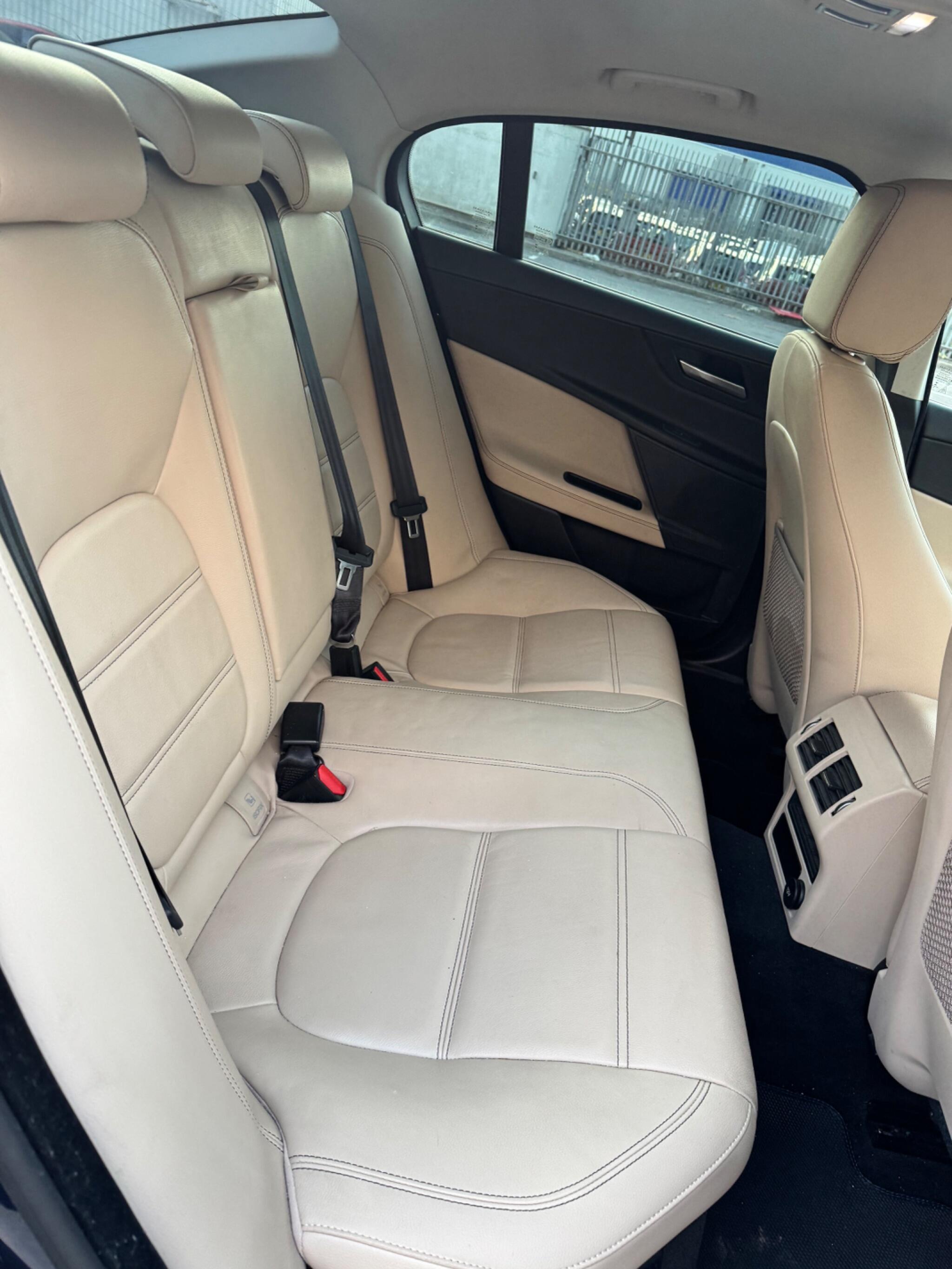 Jaguar Xe view 26