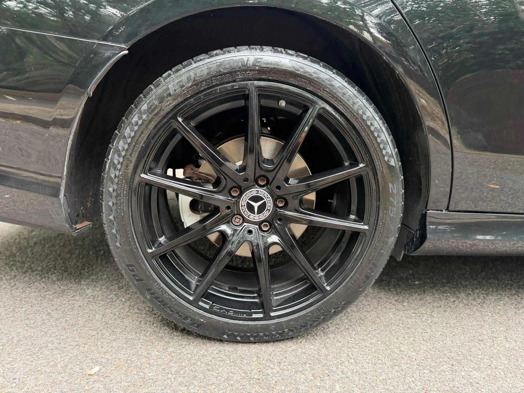 Mercedes-Benz E-Class view 22