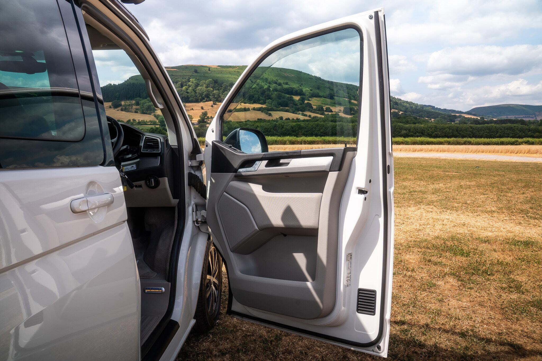 Volkswagen California view 20
