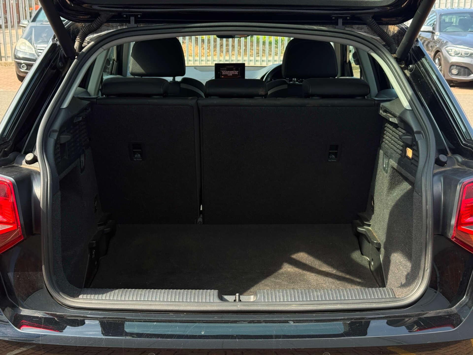 Audi Q2 view 28
