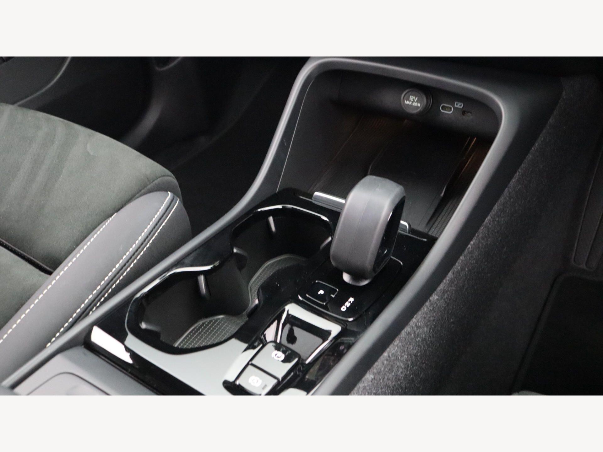 Volvo XC40 view 27