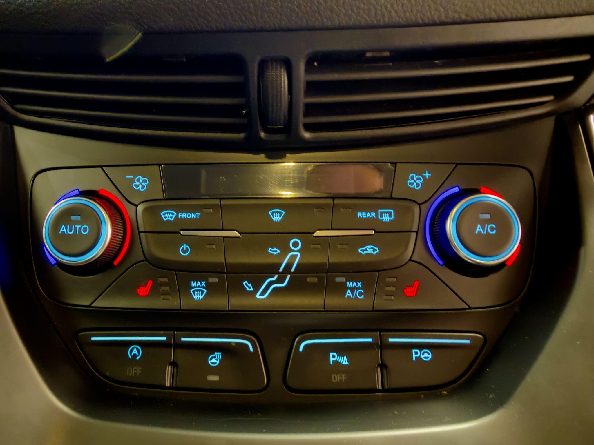 Ford C-Max view 15