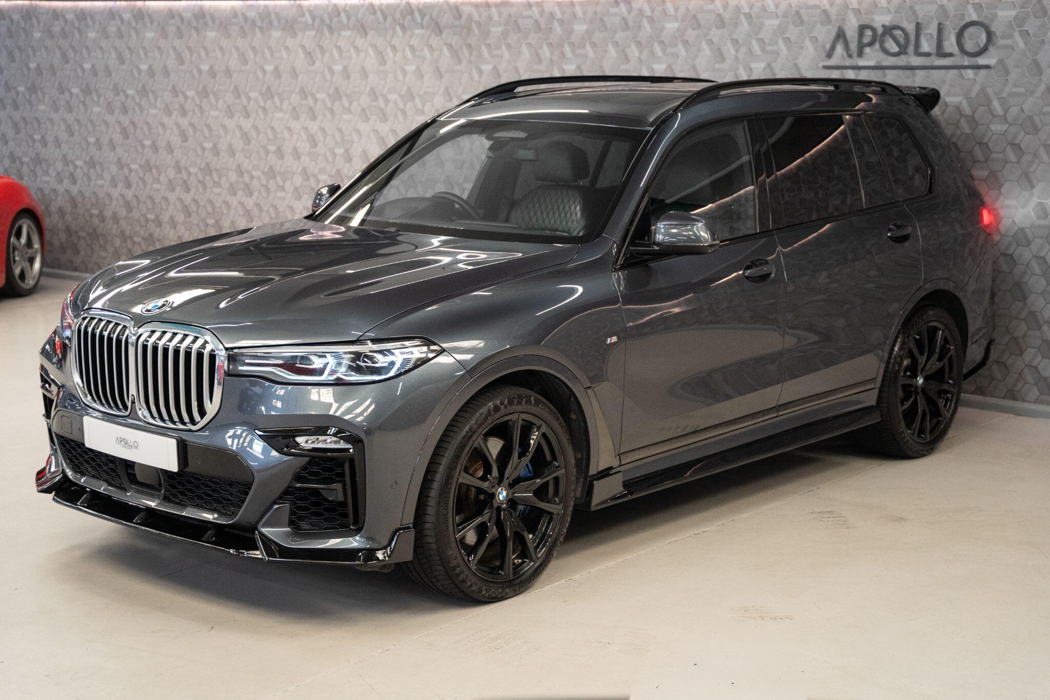 BMW X7 view 8