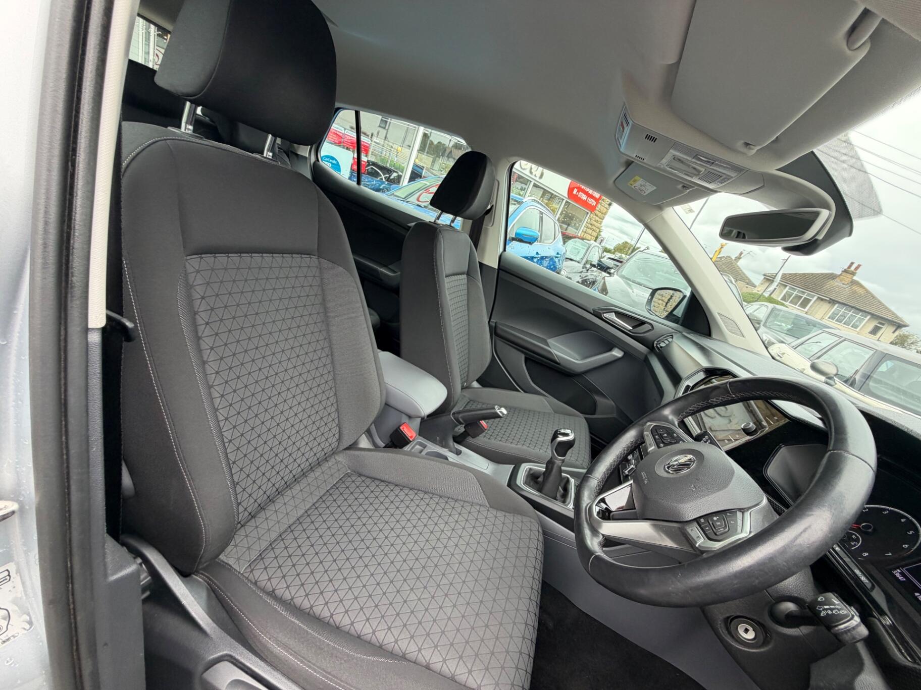 Volkswagen T-Cross view 15