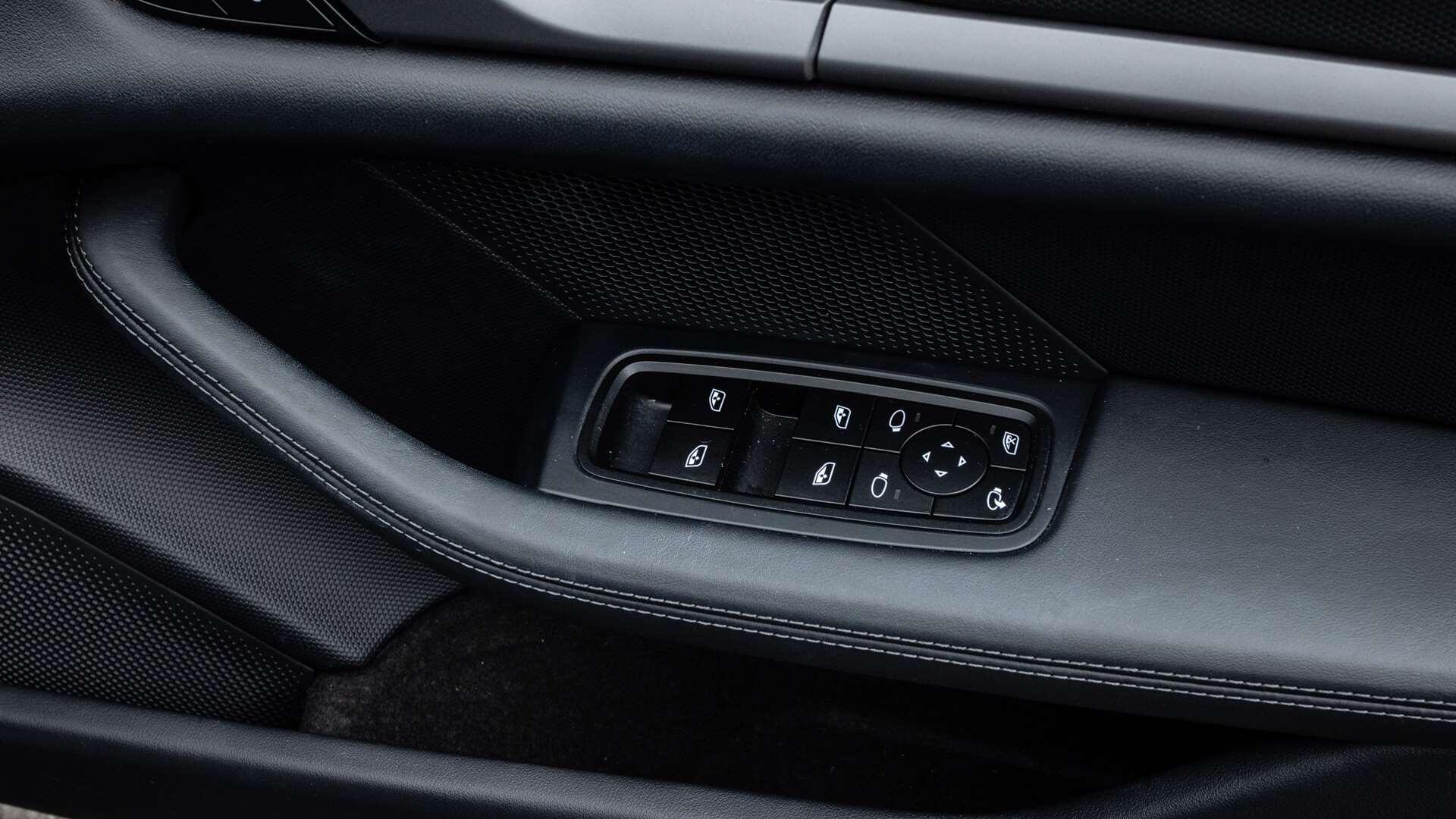 Porsche Taycan view 20