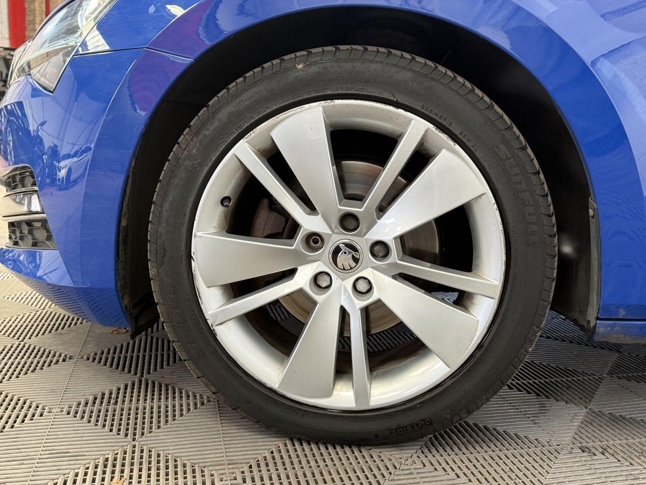 Skoda Superb view 19