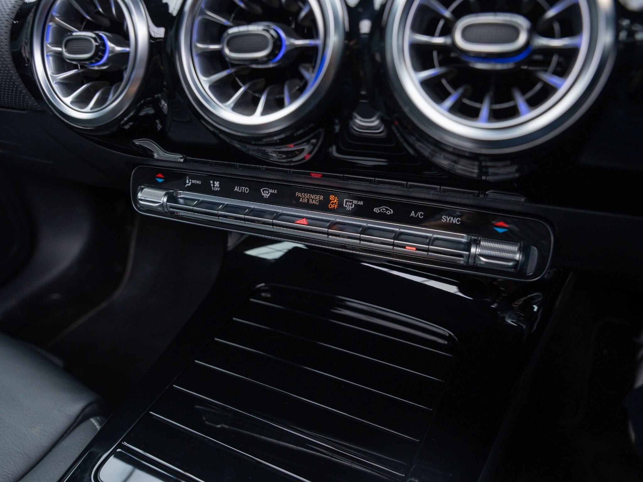 Mercedes-Benz A-Class view 29