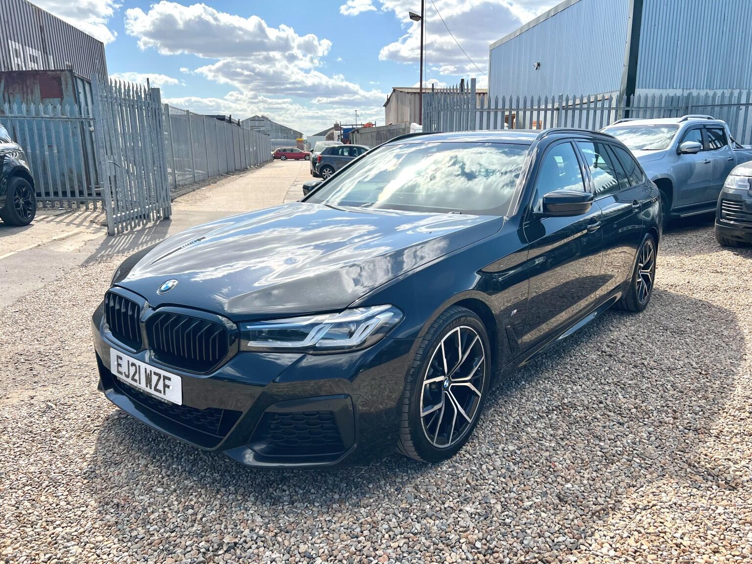 BMW 5 Series view 10