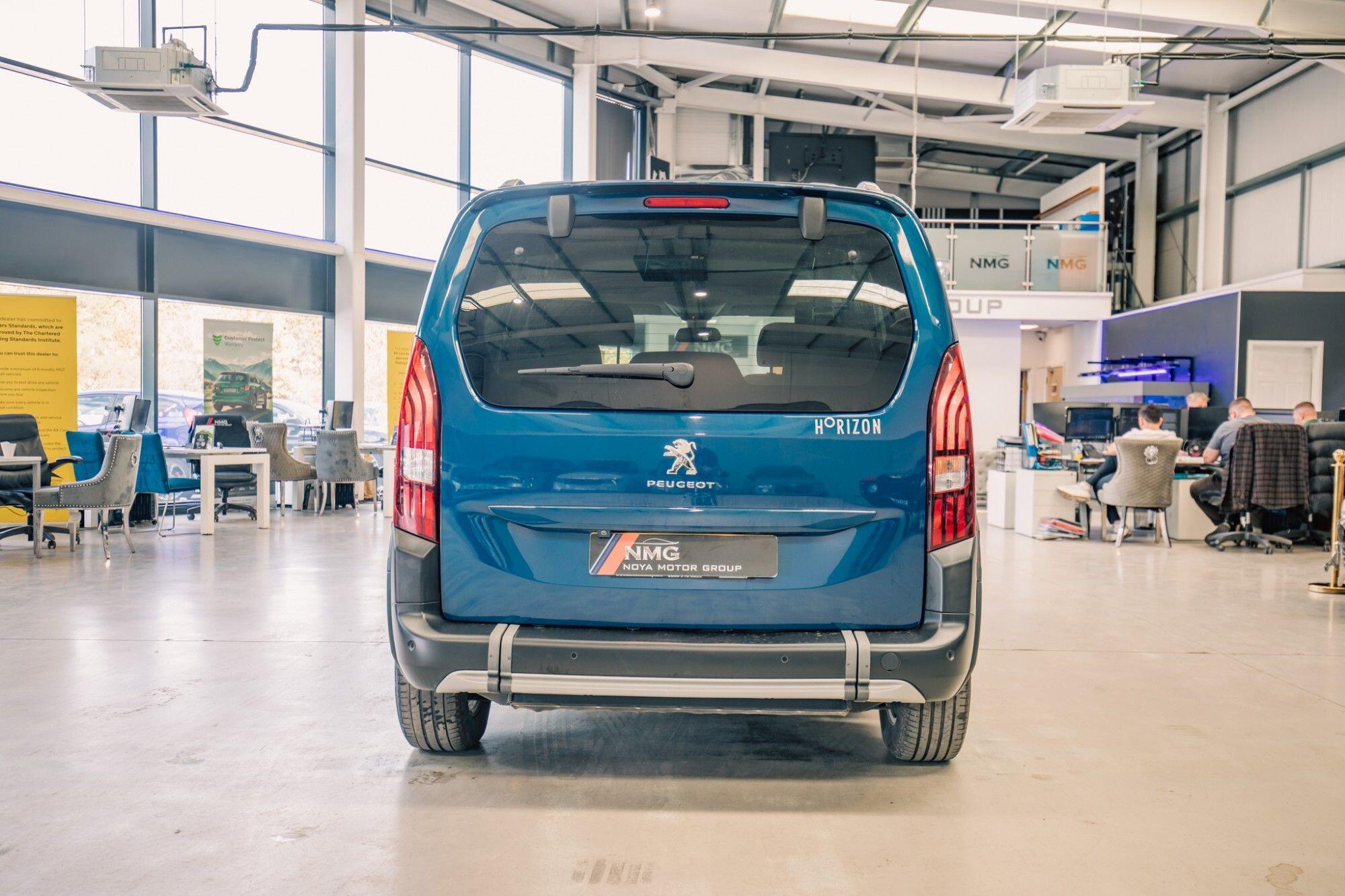 Peugeot Rifter view 45