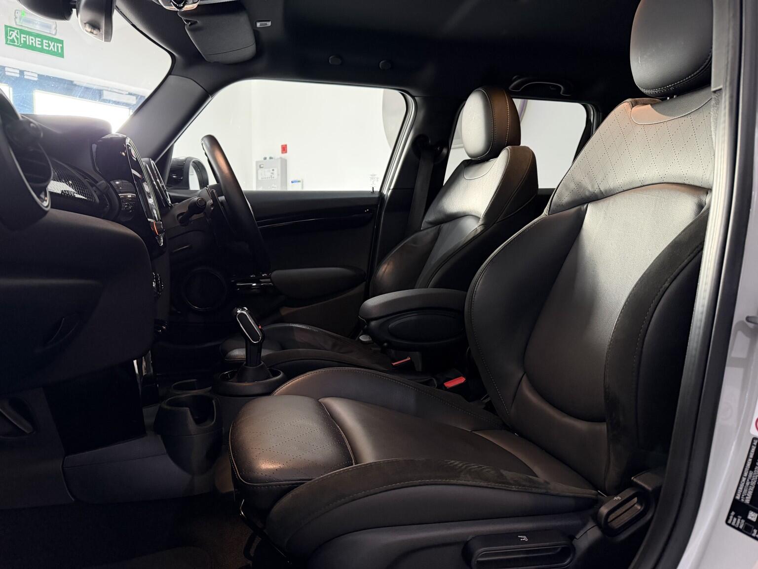 Mini Cooper view 22