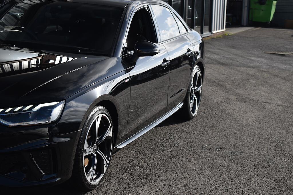 Audi A4 view 24