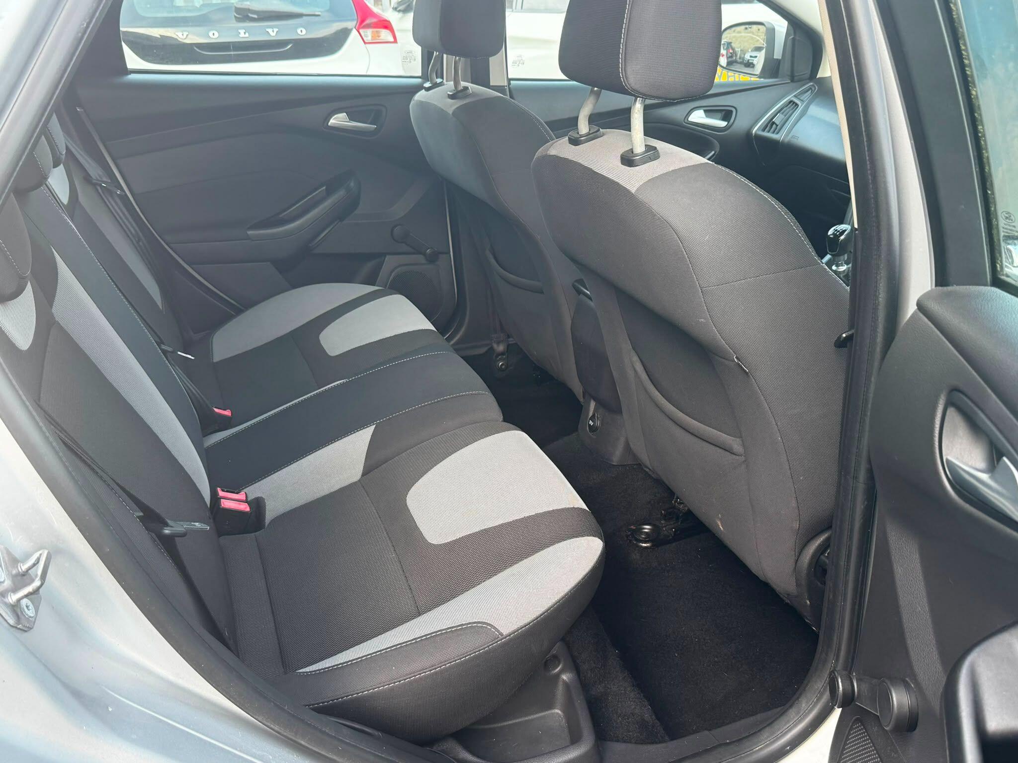 Ford Focus view 41