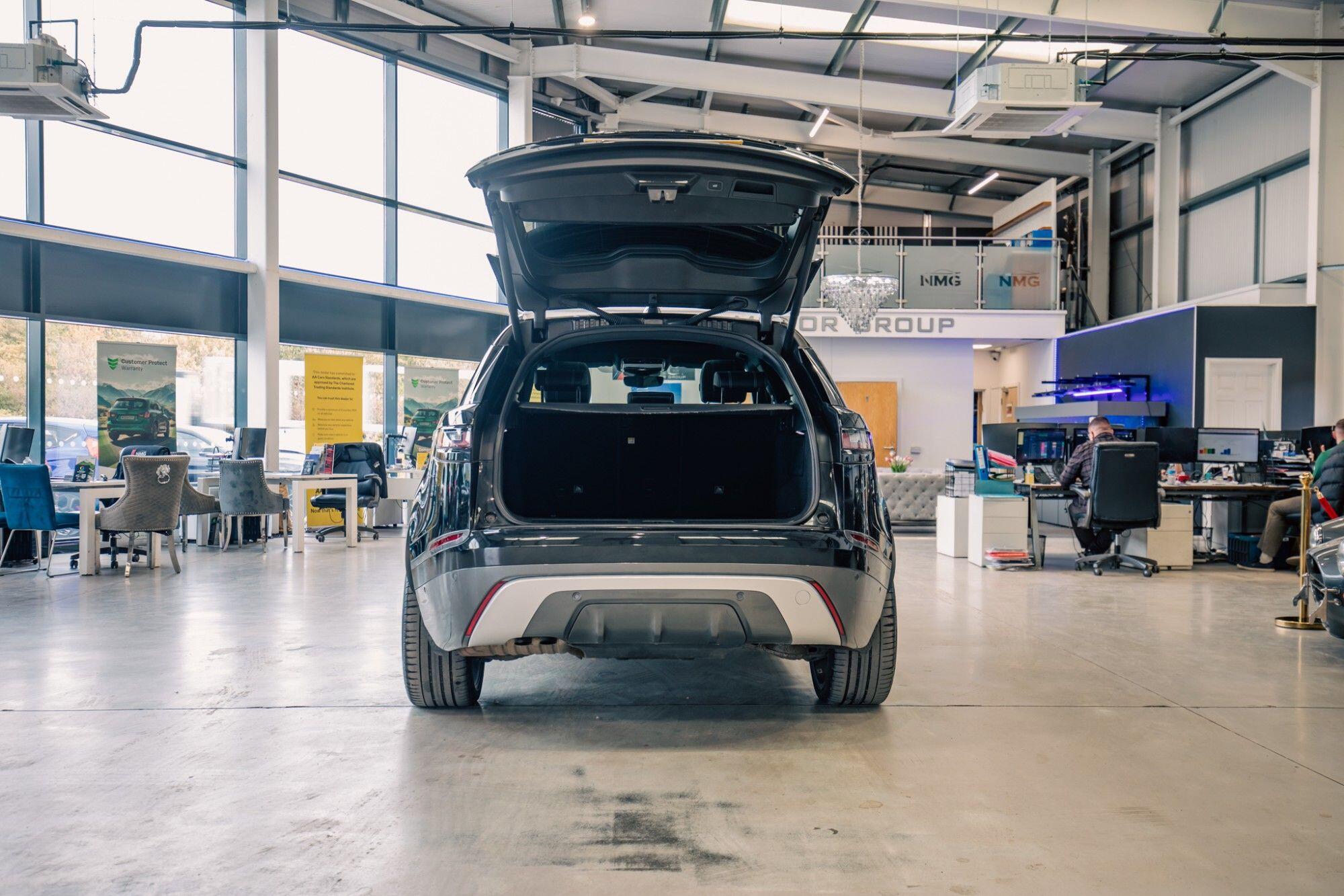 Land Rover Range Rover Velar view 32