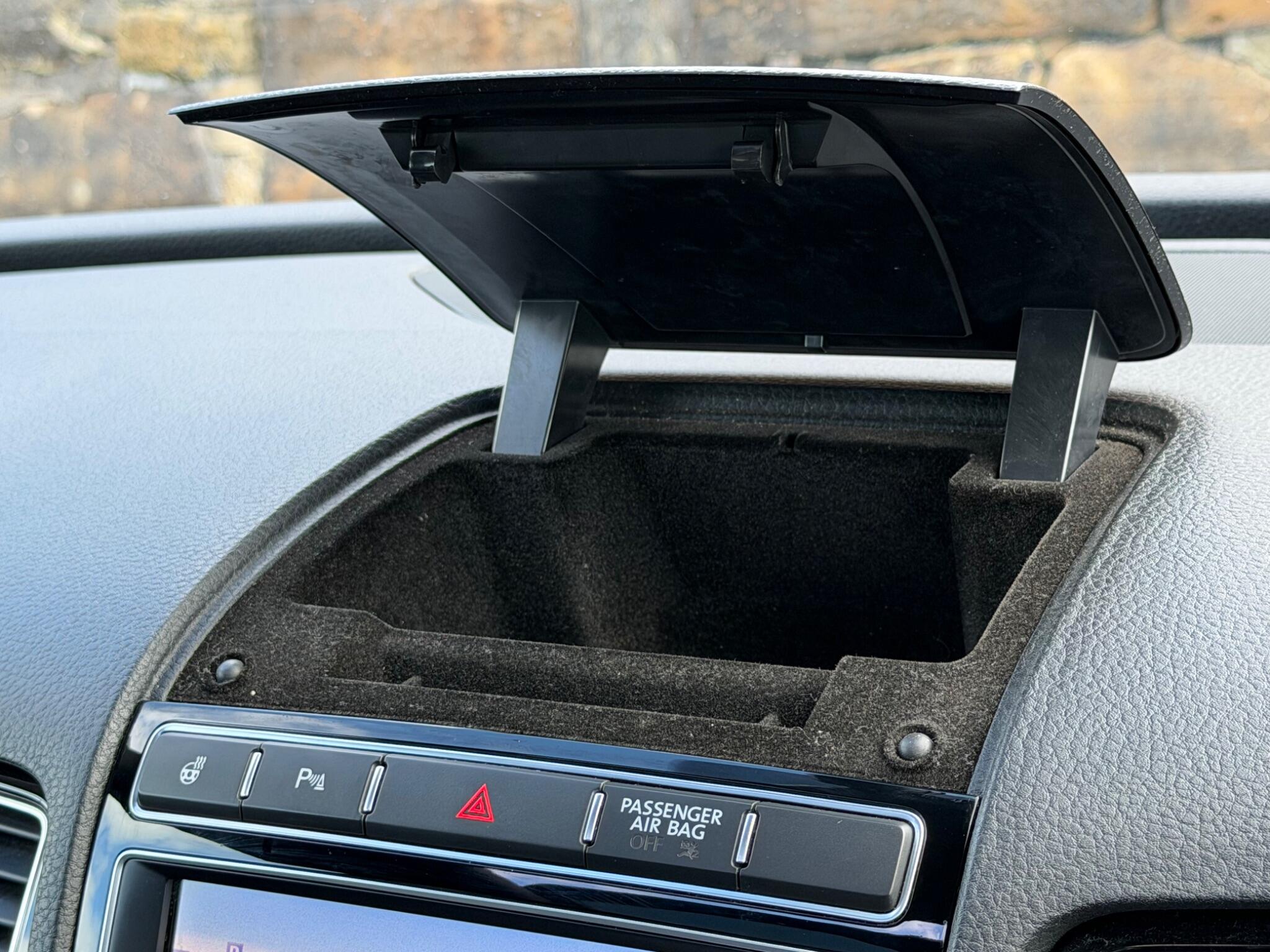 Volkswagen Touareg view 32