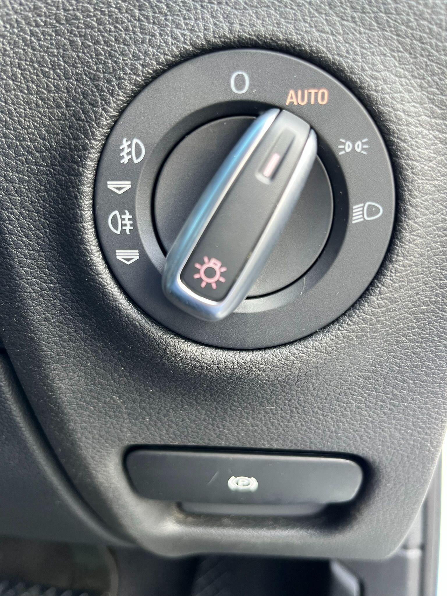 Audi Q7 view 28