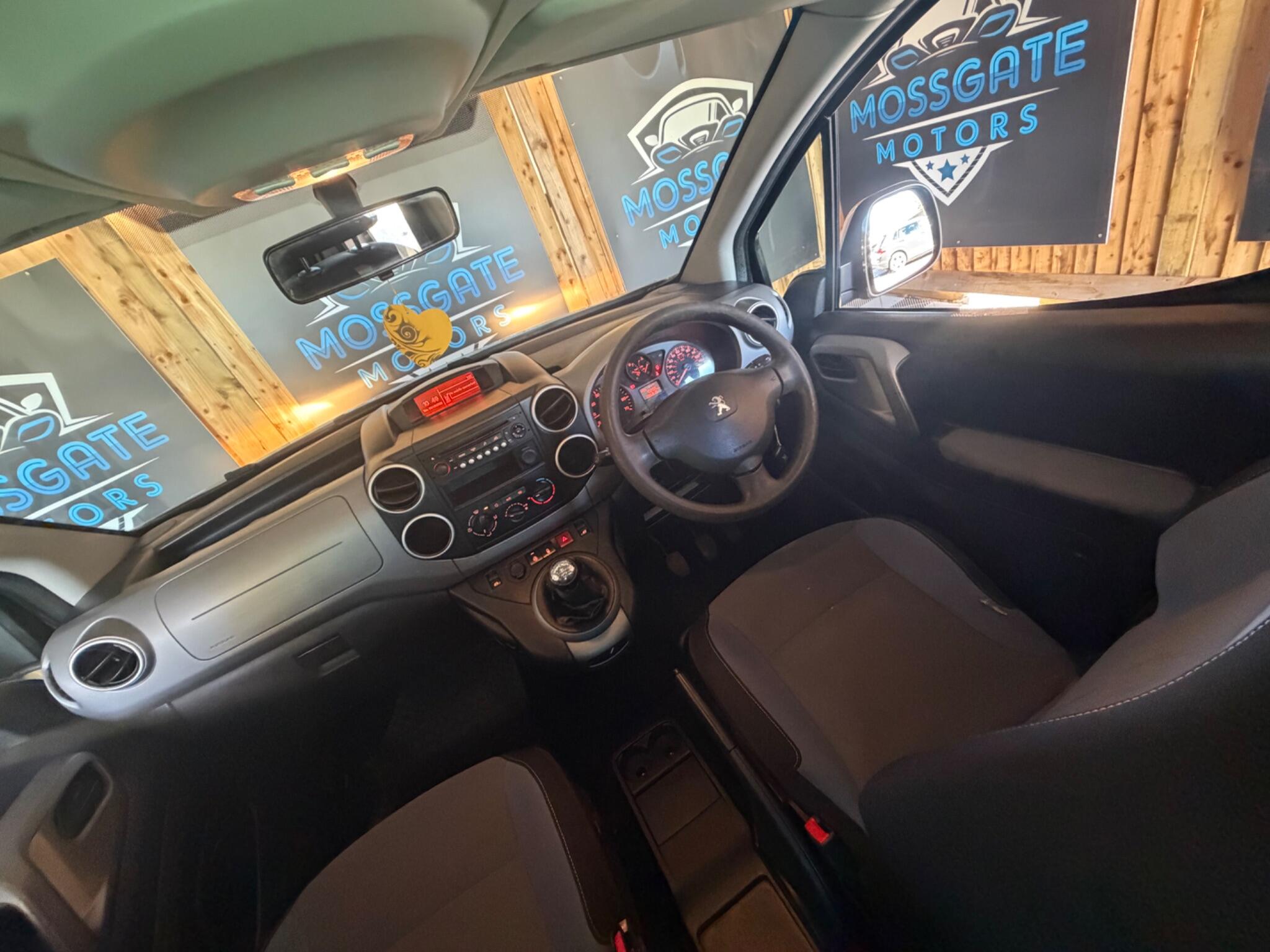Peugeot Partner Tepee view 23