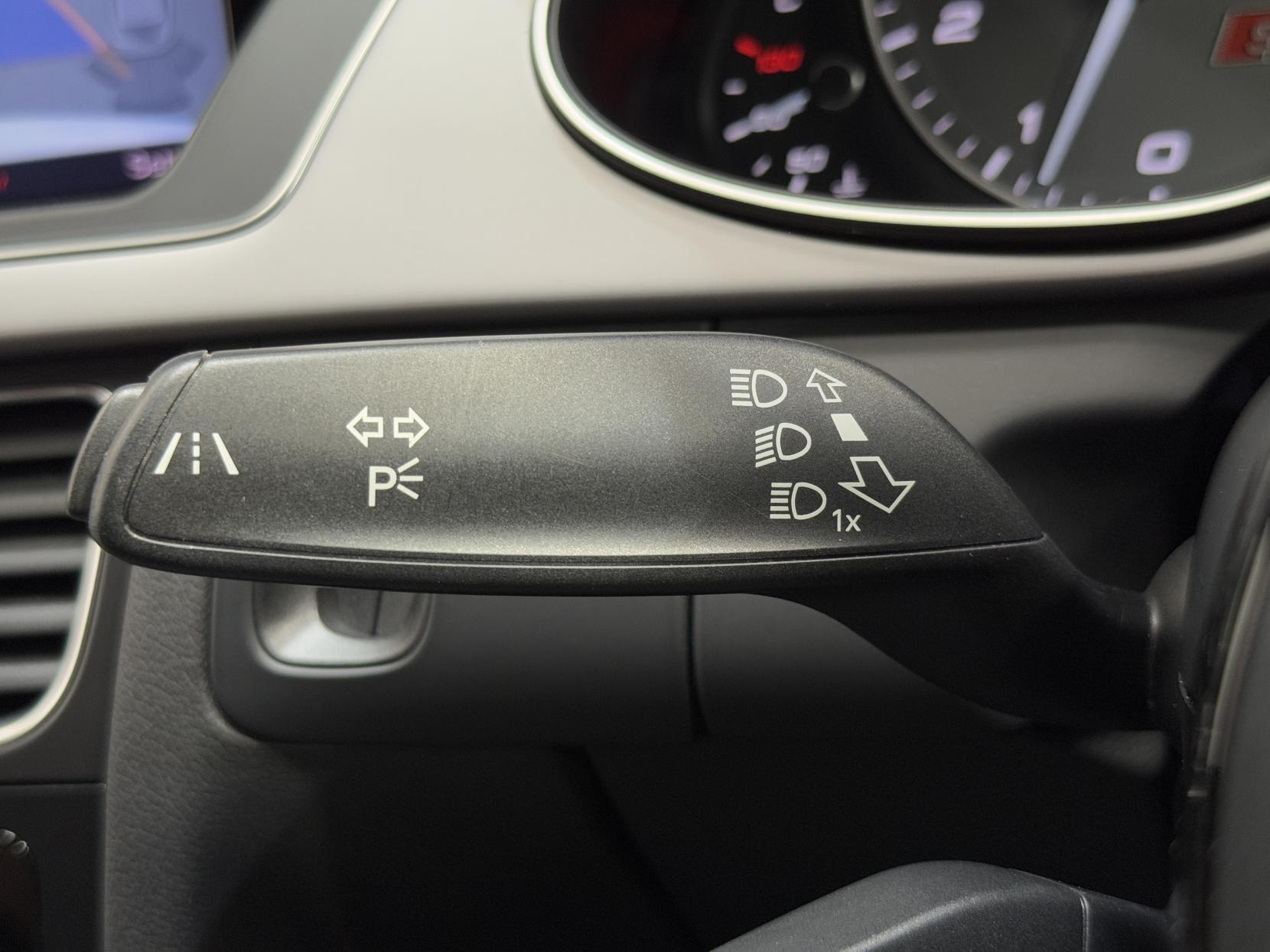 Audi S4 Avant view 35