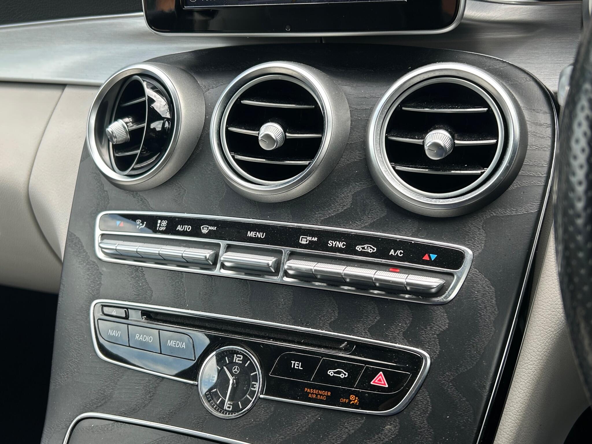Mercedes-Benz C-Class view 19