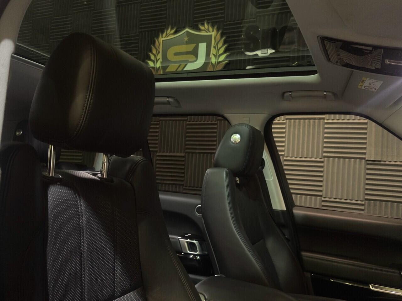 Land Rover Range Rover view 15