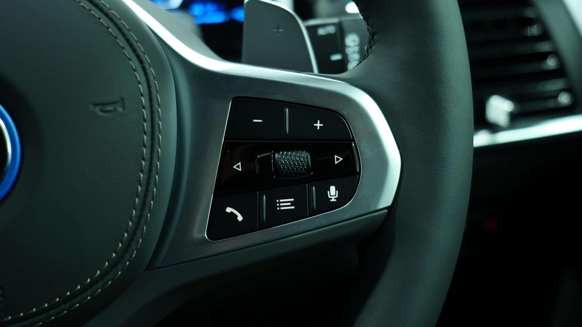 BMW X5 view 24