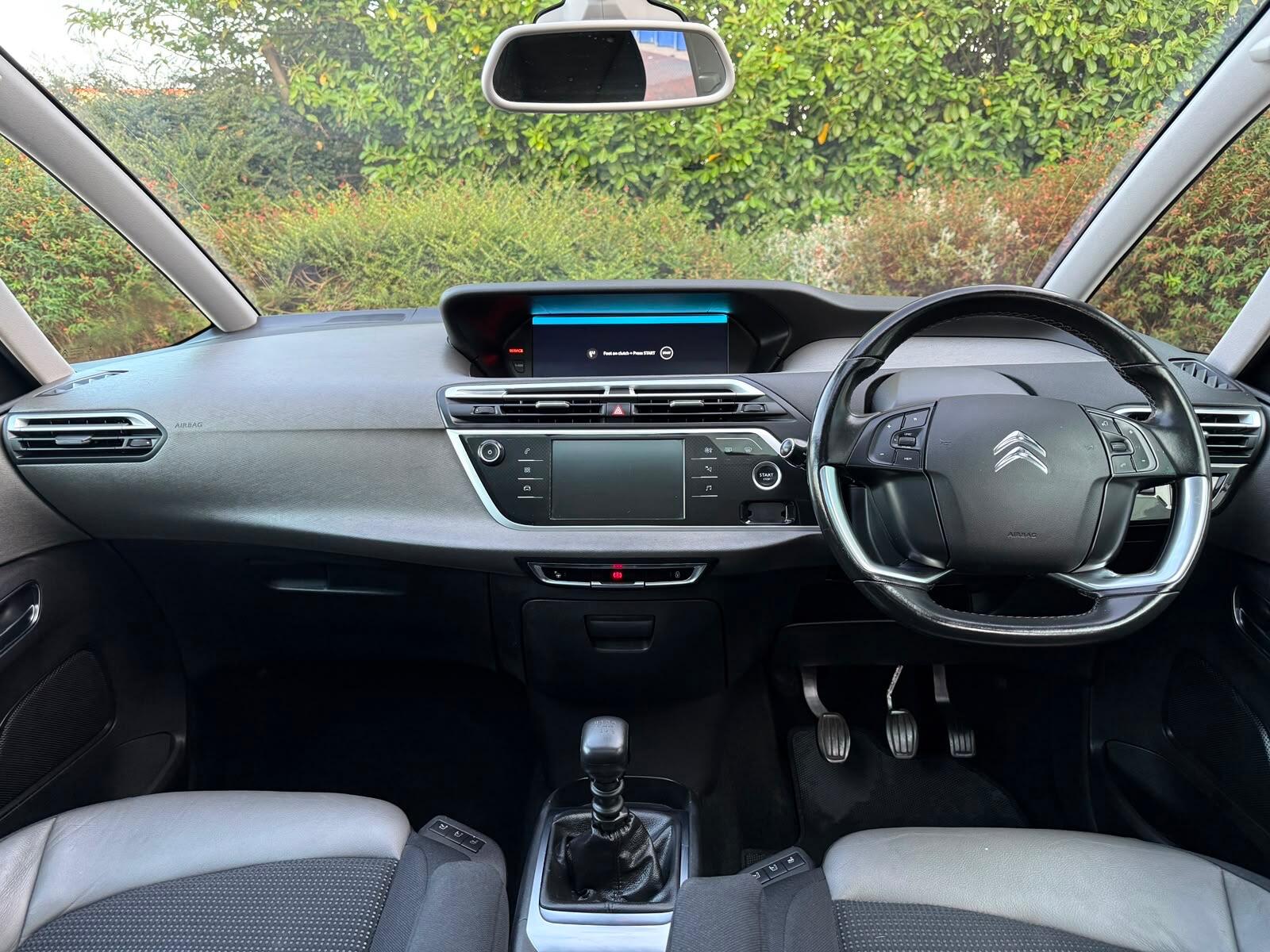 Citroen Grand C4 Spacetourer view 11