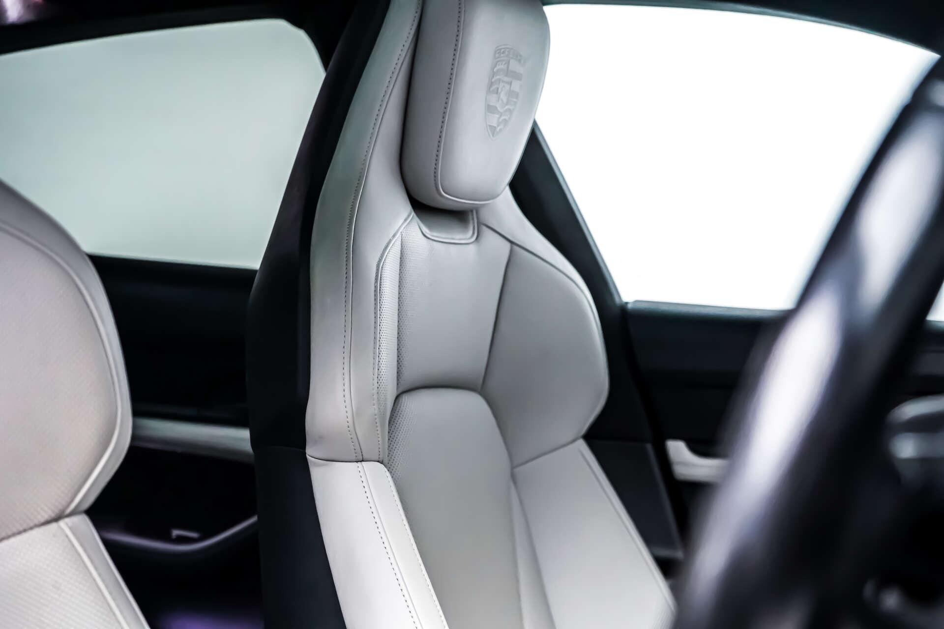 Porsche Taycan view 7