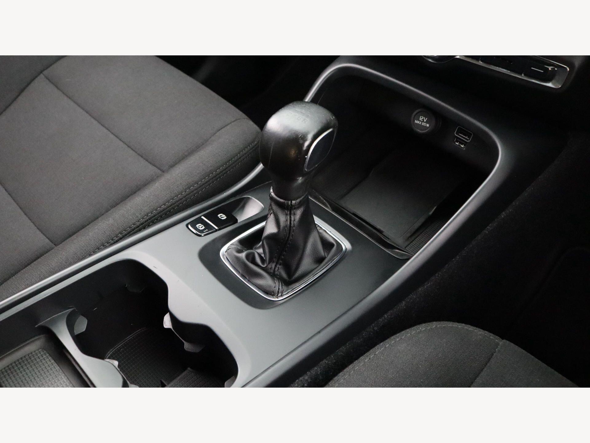 Volvo XC40 view 25