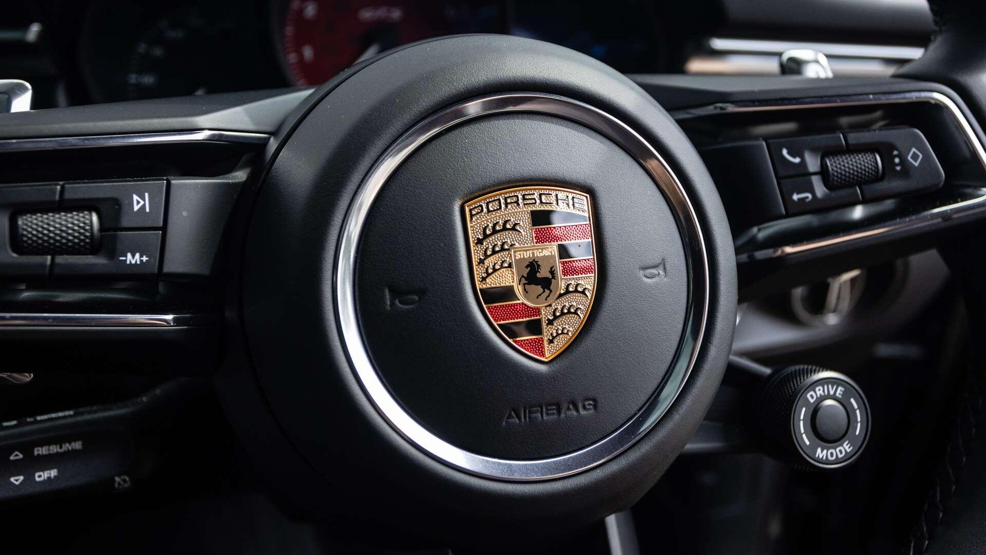 Porsche Macan view 20