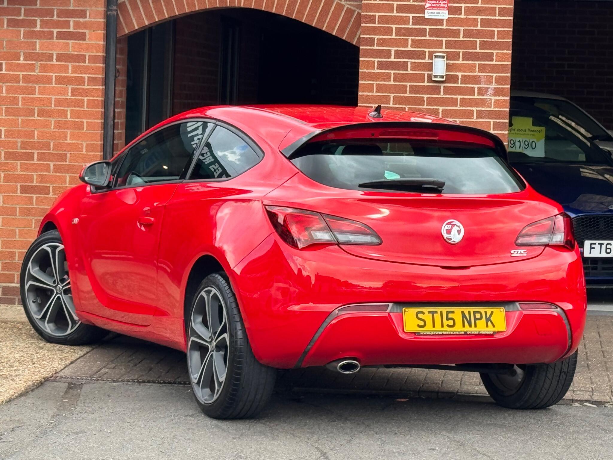 Vauxhall Astra GTC view 3
