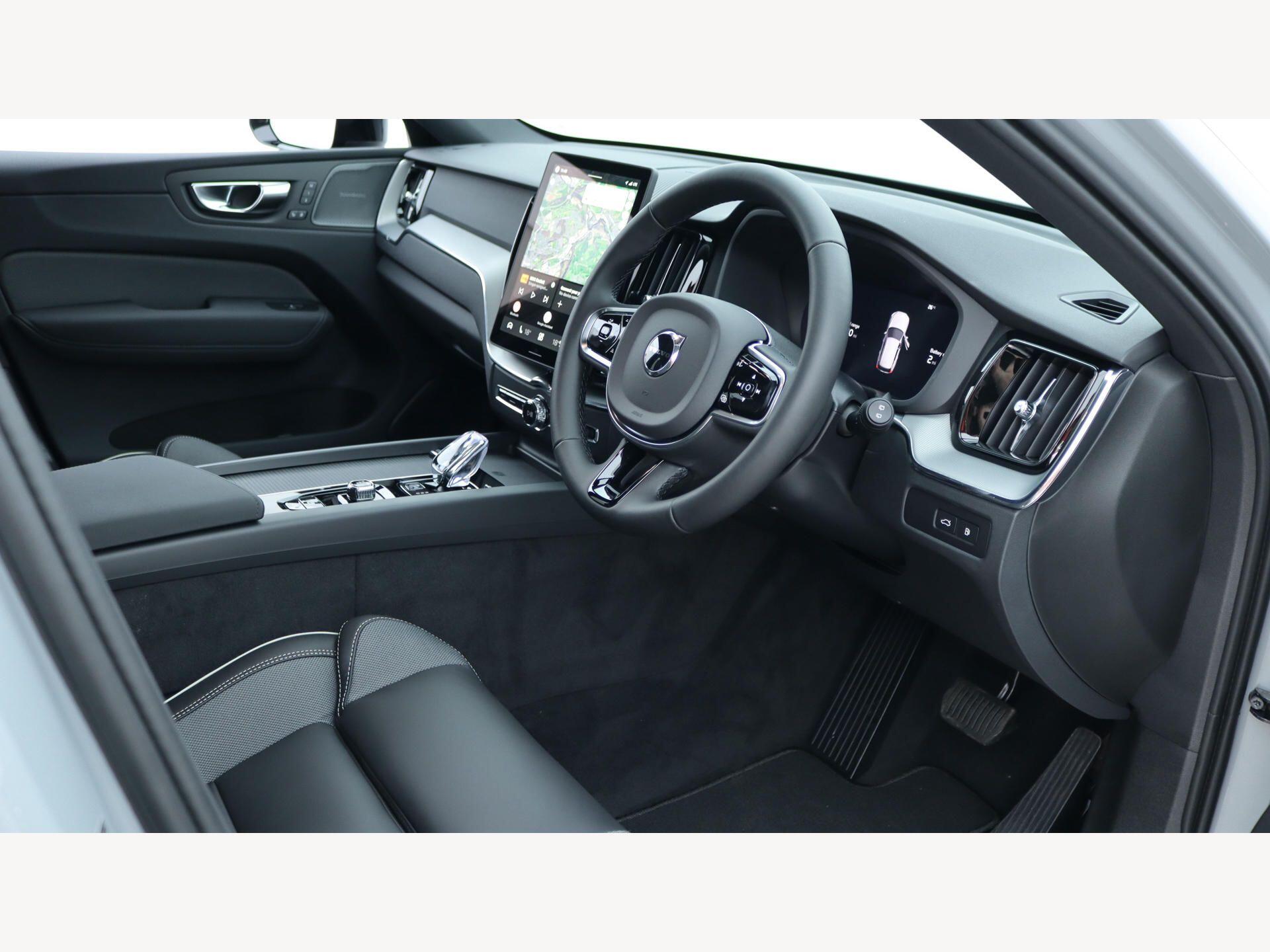 Volvo XC60 view 5