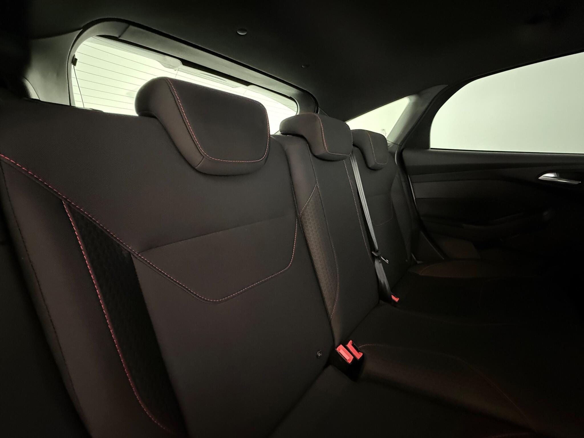 Ford Focus view 32
