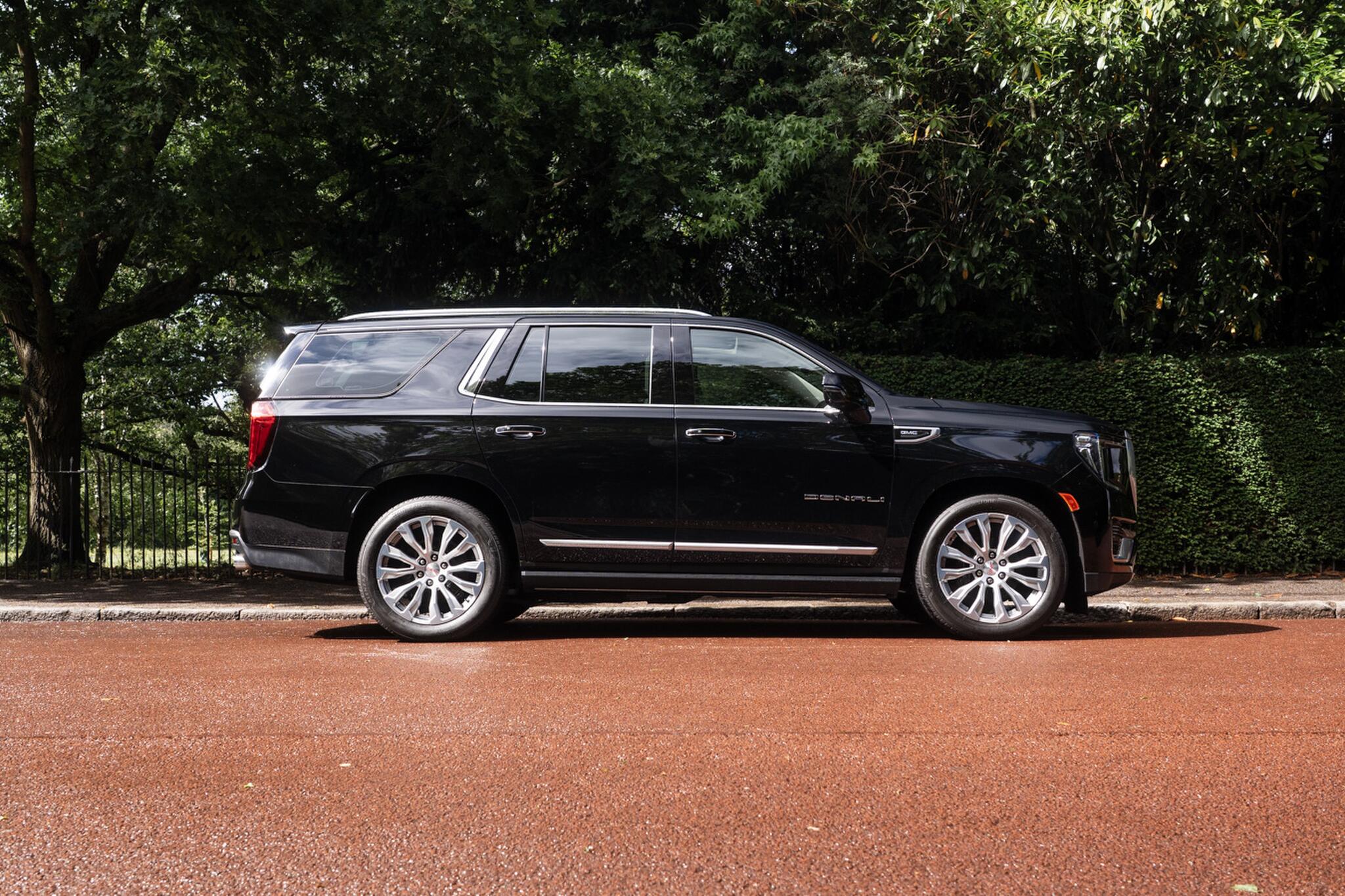 GMC Yukon view 3