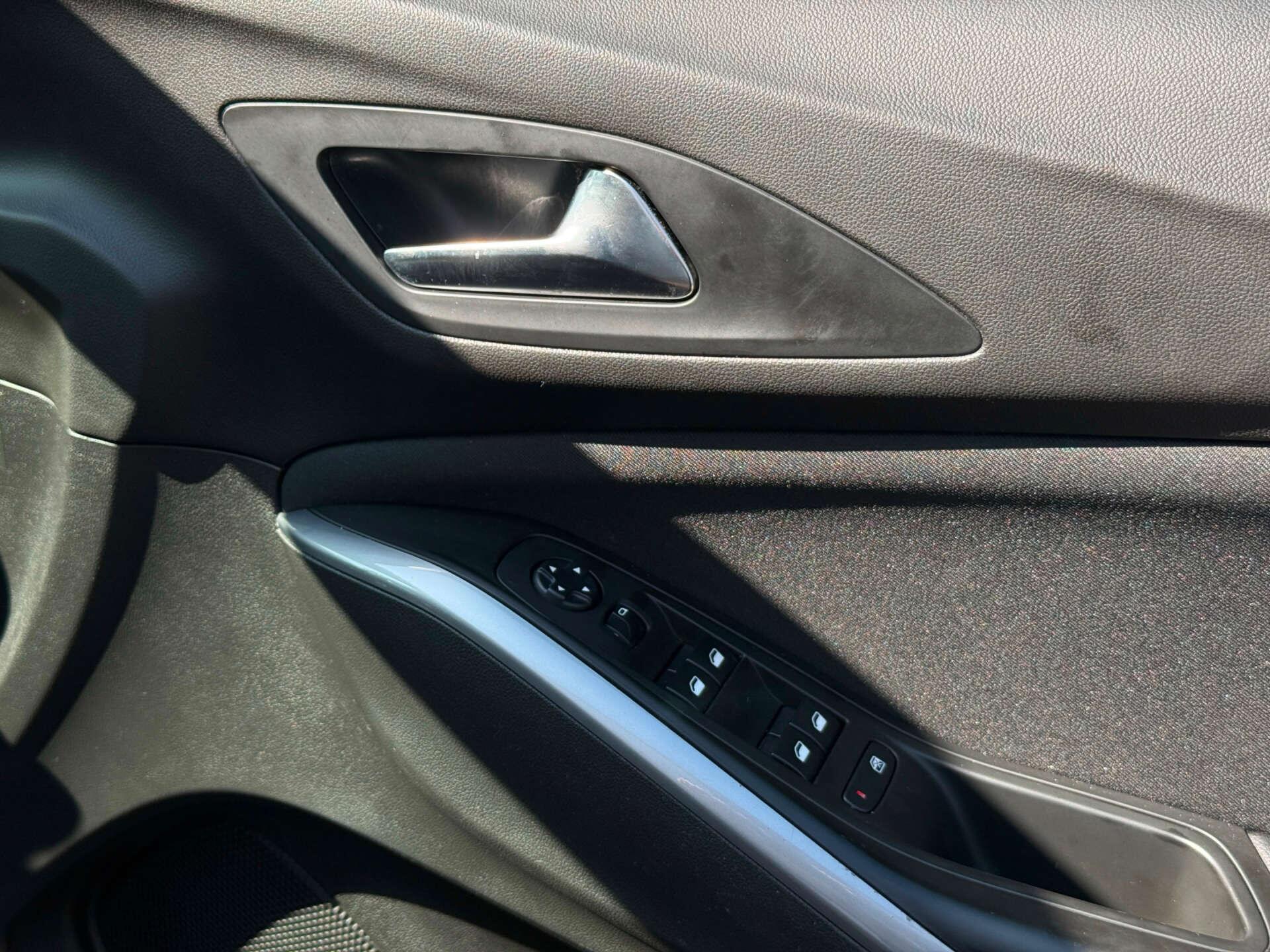 Vauxhall Grandland X view 24