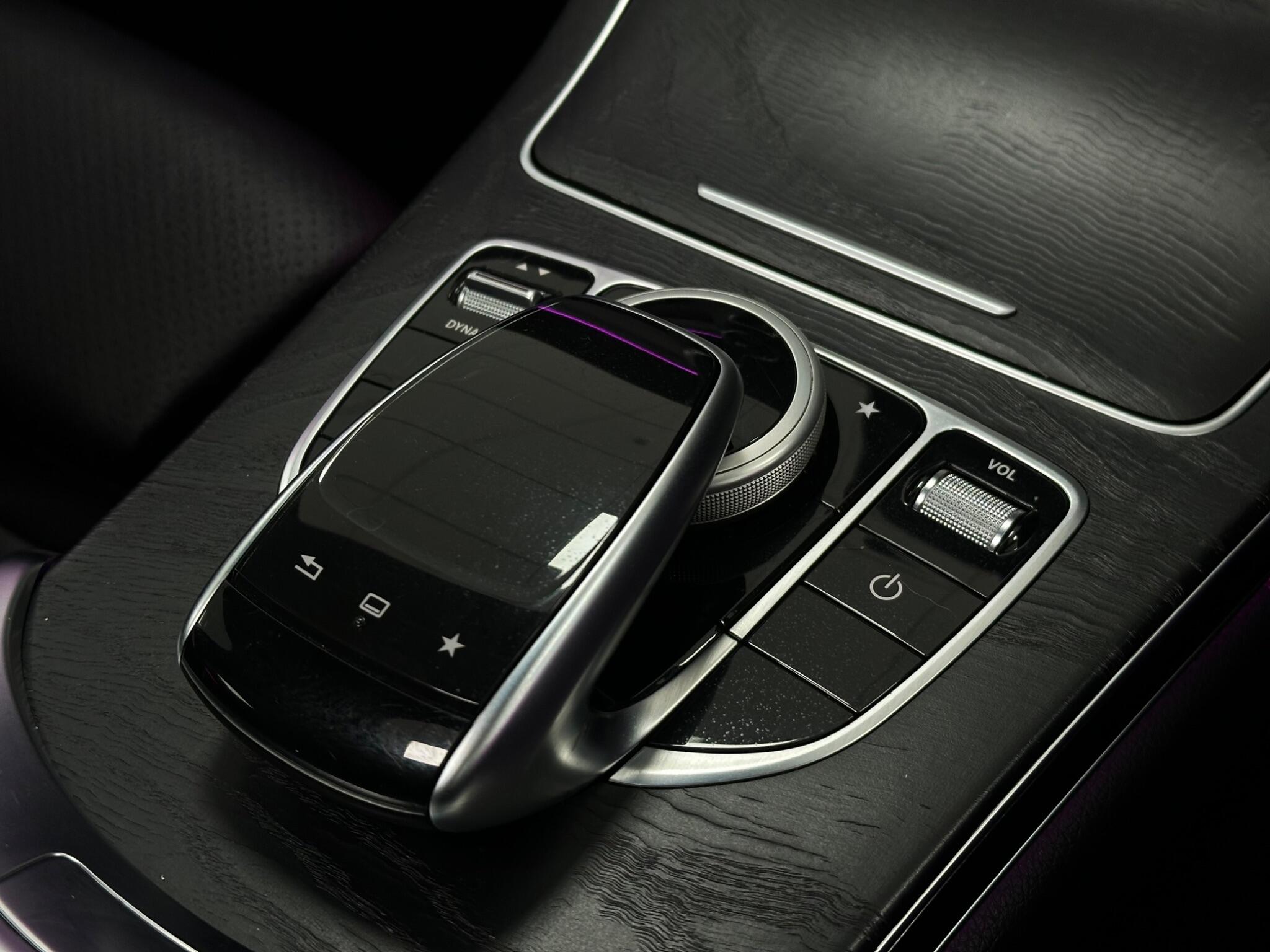 Mercedes-Benz C Class view 25