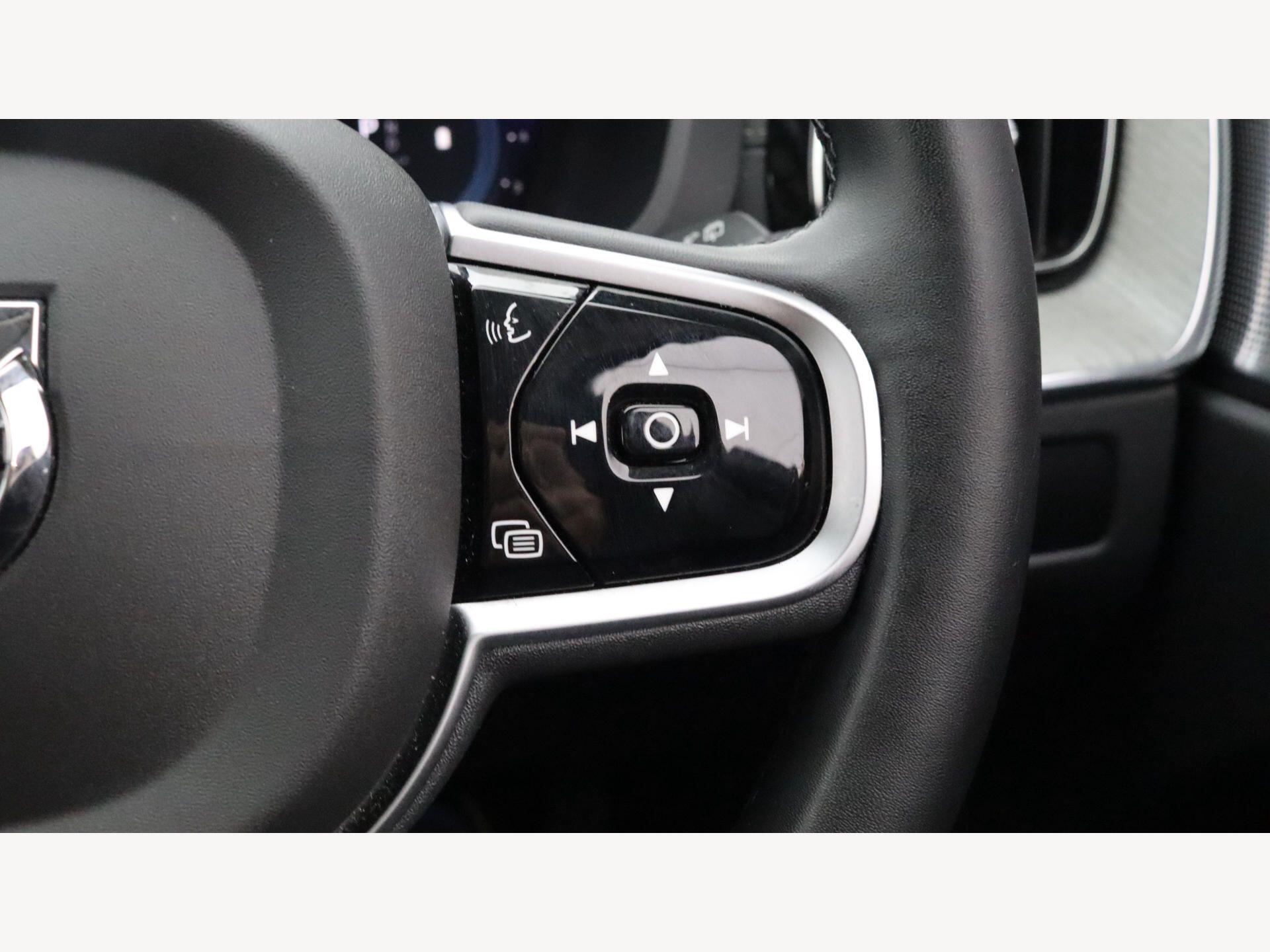 Volvo XC60 view 23