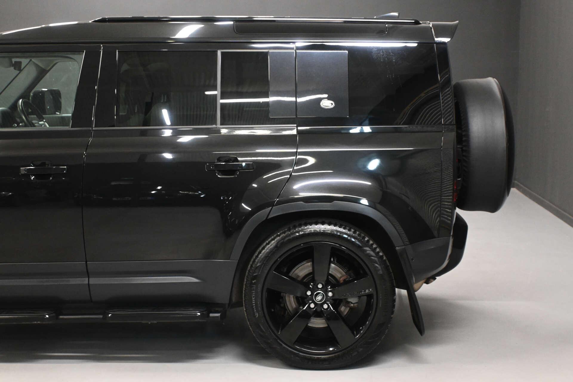 Land Rover Defender view 40