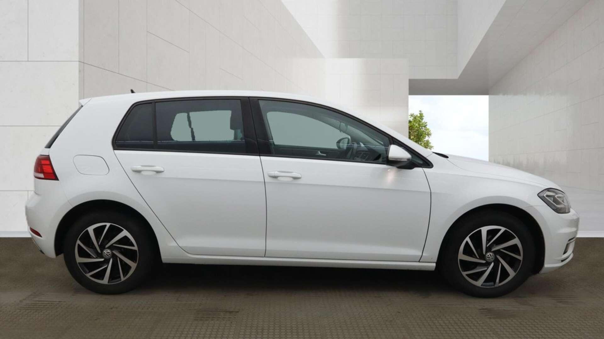 Volkswagen Golf view 5
