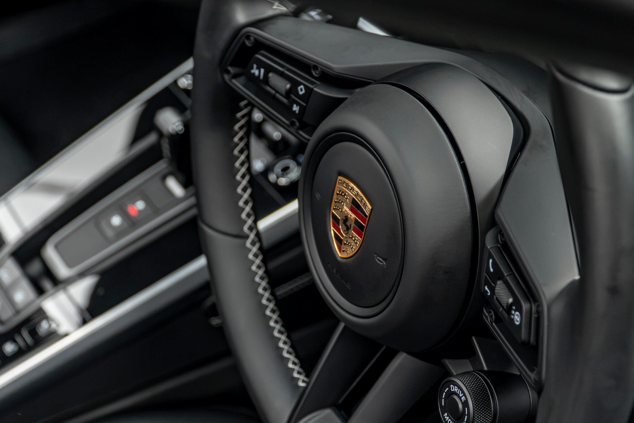 Porsche 911 view 36