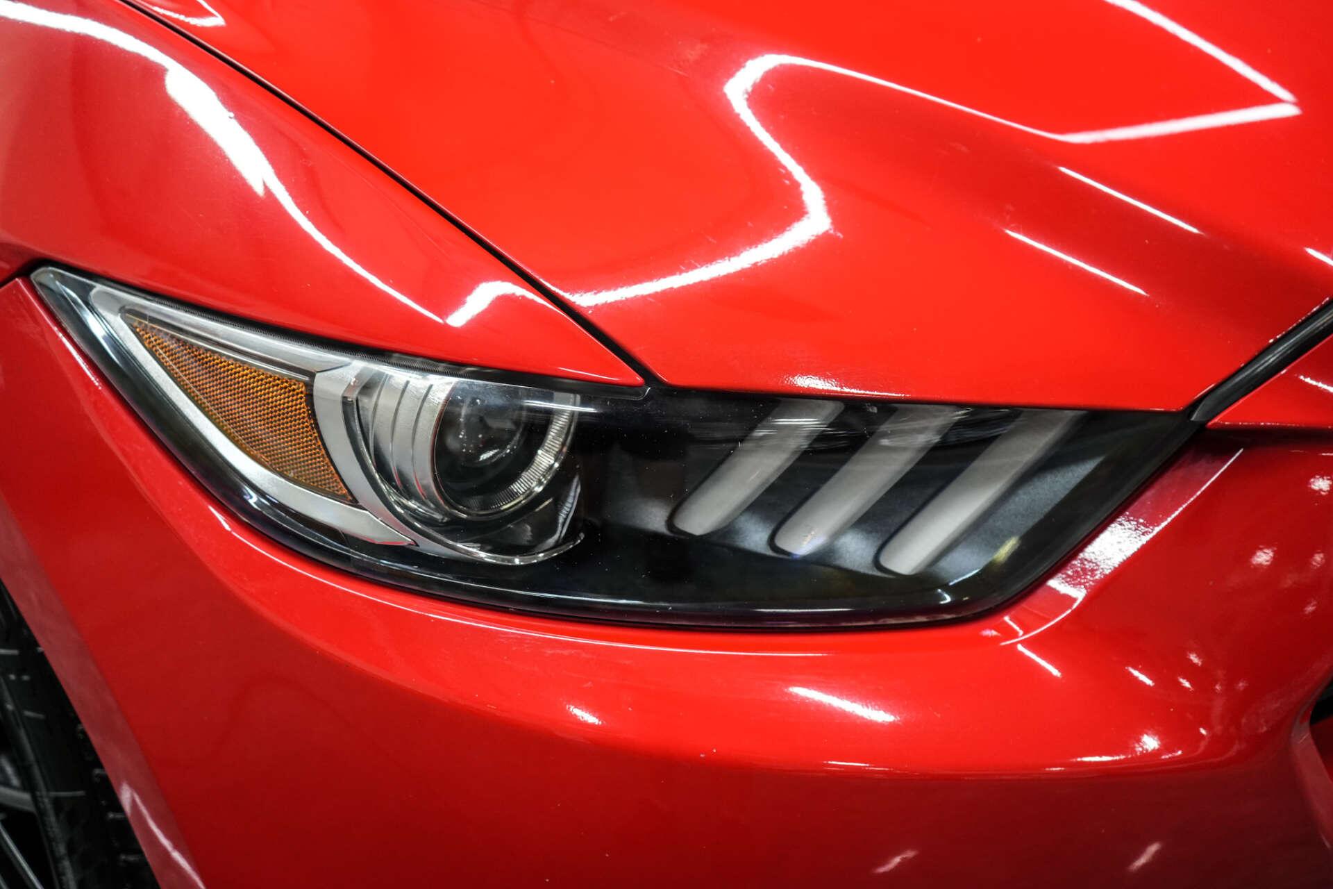 Ford Mustang view 6