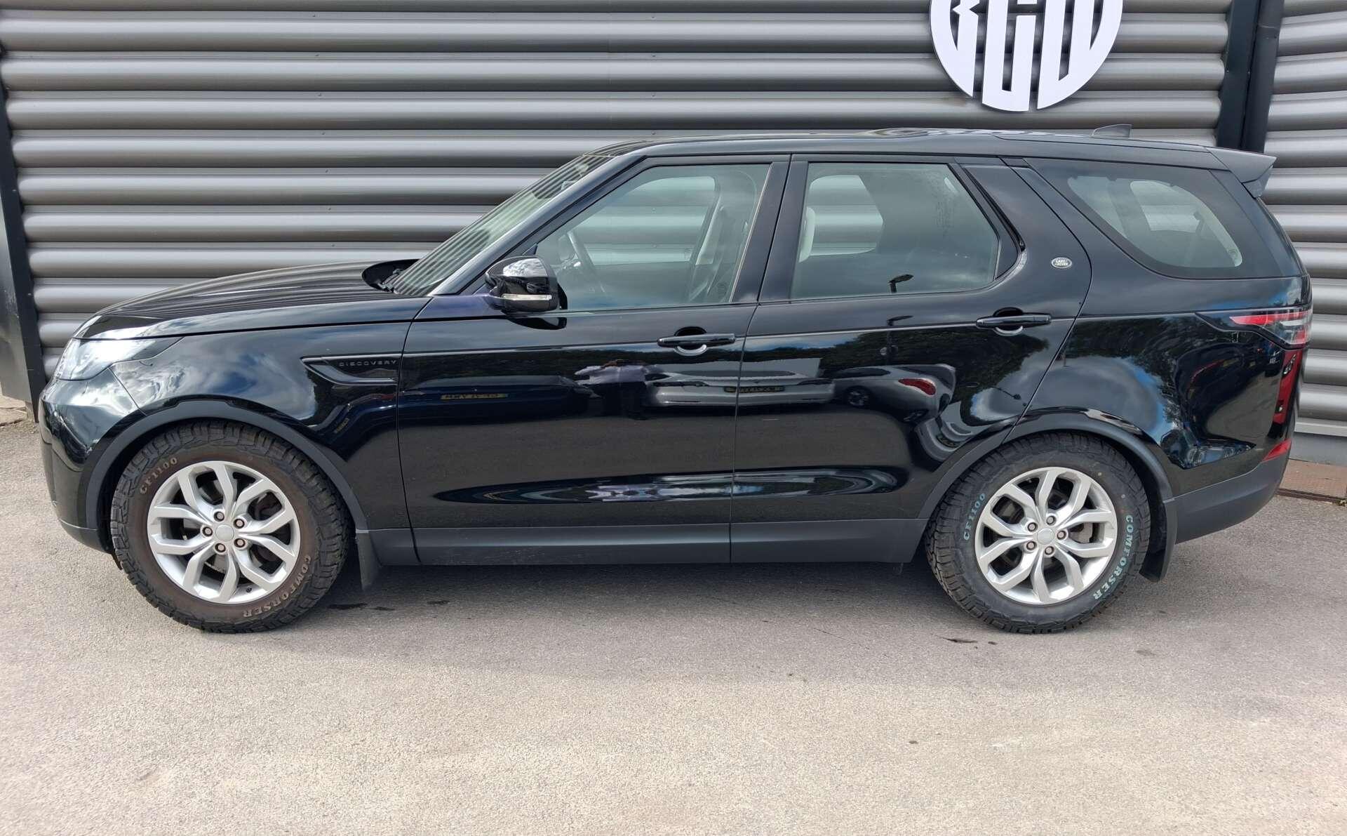 Land Rover Discovery view 5